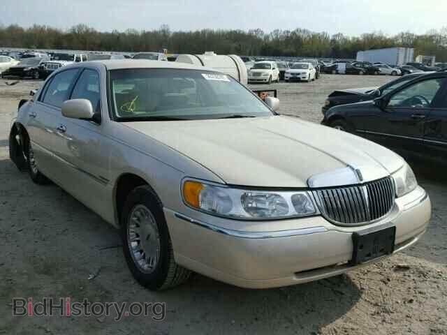 Photo 1LNHM83W5YY913237 - LINCOLN TOWNCAR 2000
