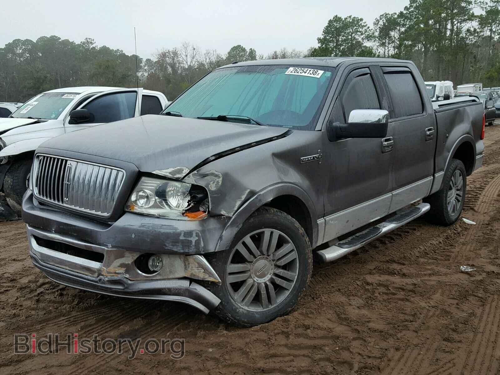 2006 LINCOLN MARK LT - VIN: 5LTPW18586FJ24233 - Photo 2
