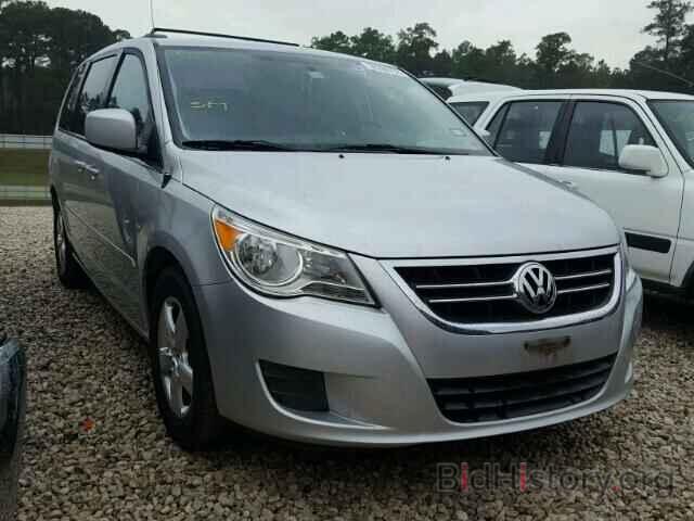 Photo 2V4RW3DG7BR622107 - VOLKSWAGEN ROUTAN 2011