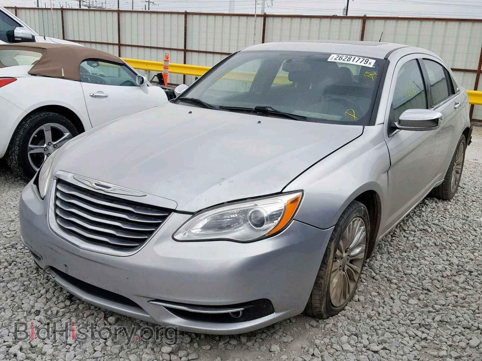 2011 CHRYSLER 200 - VIN: 1C3BC2FG1BN575587 - Фото 2