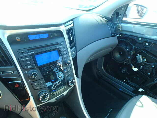 2012 Hyundai SONATA (VIN 5NPEC4AC1CH381586) — фото 9 из 10