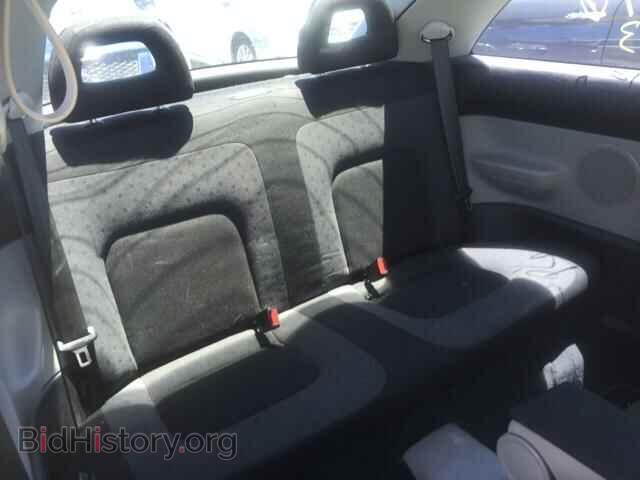 2000 VOLKSWAGEN BEETLE - VIN: 3VWCC21C4YM411982 - Фото 6