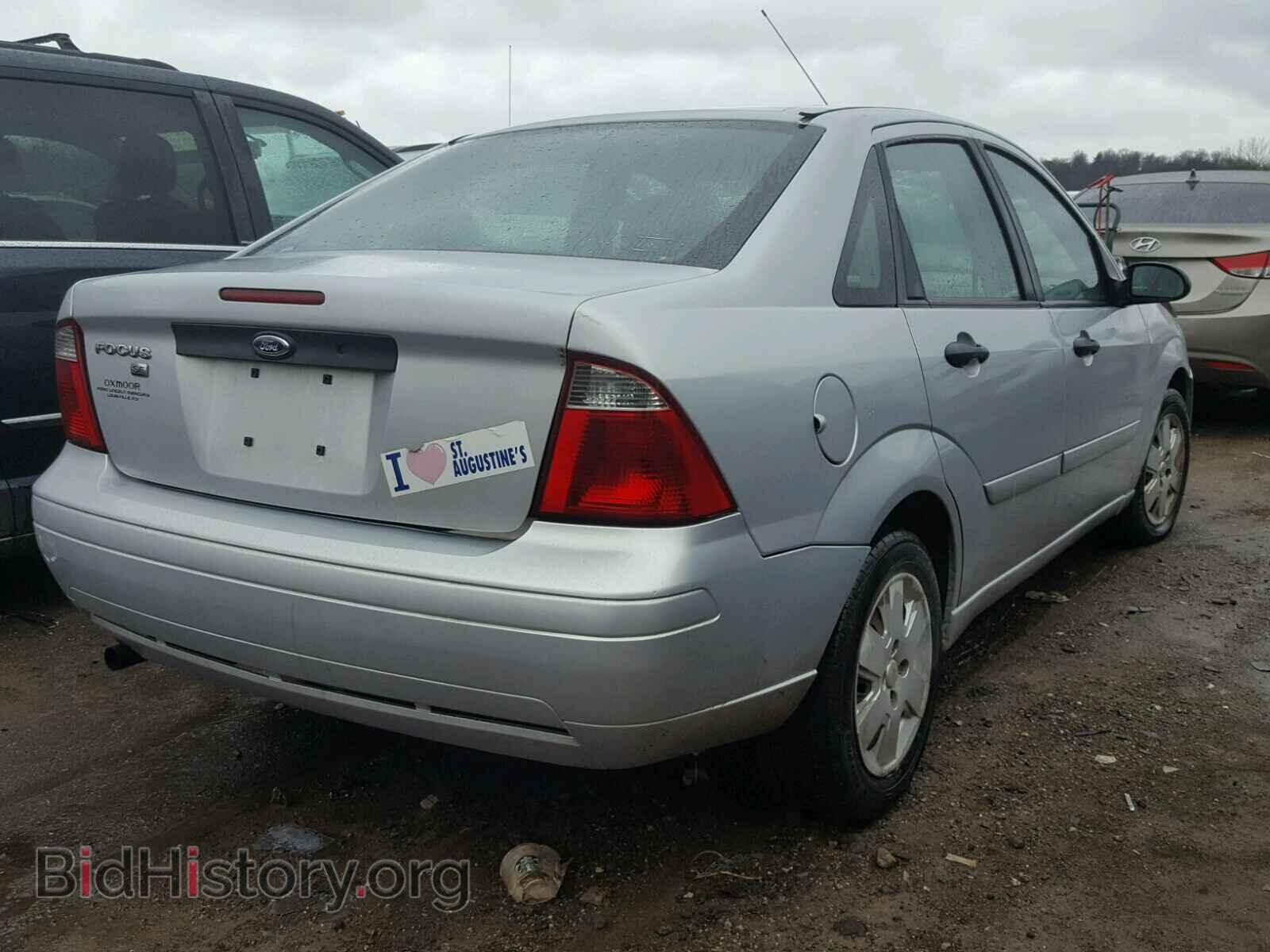 2007 FORD FOCUS - VIN: 1FAFP34N67W101795 - Photo 4