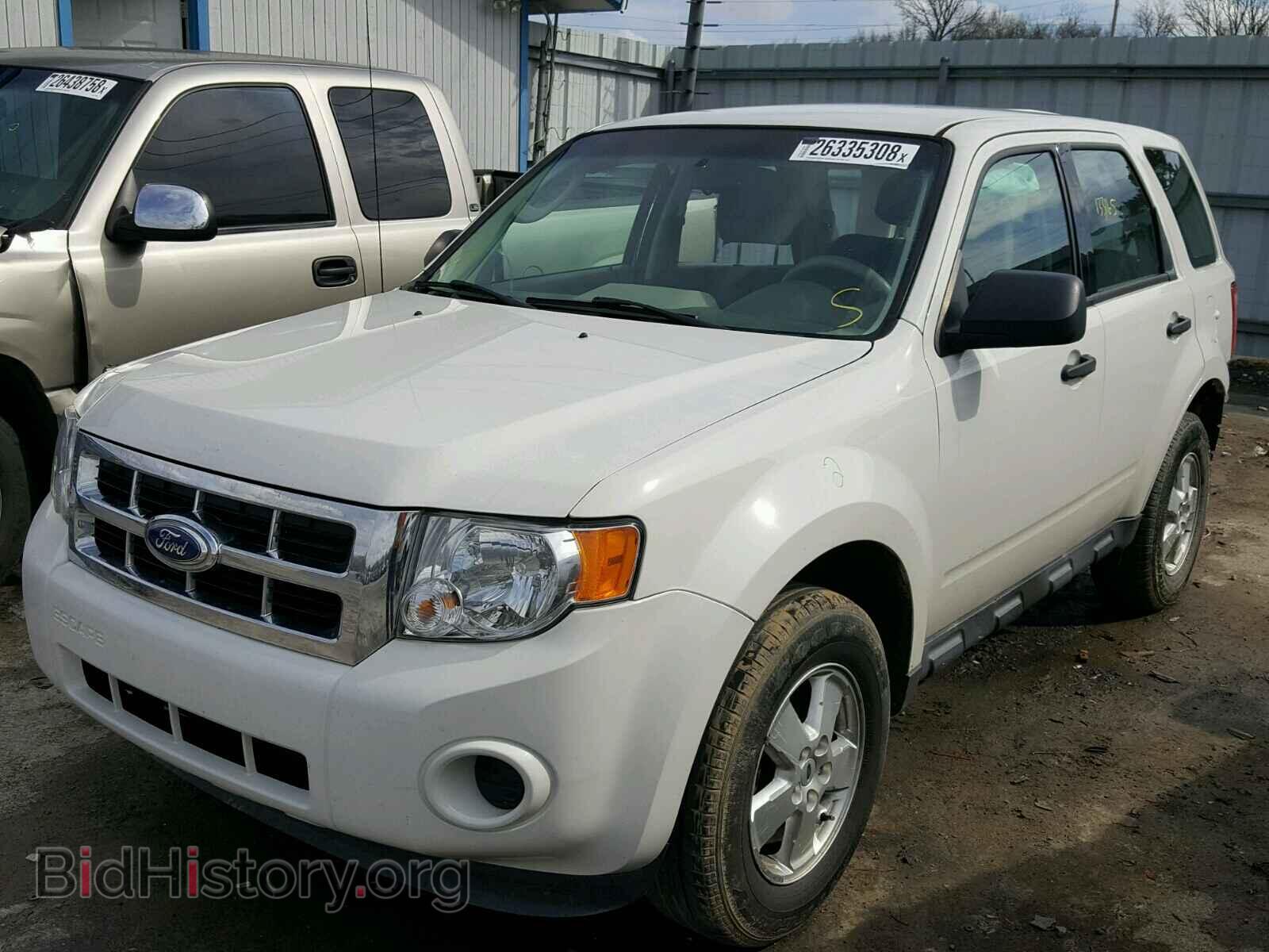 2011 FORD ESCAPE - VIN: 1FMCU0C73BKC60017 - Фото 2
