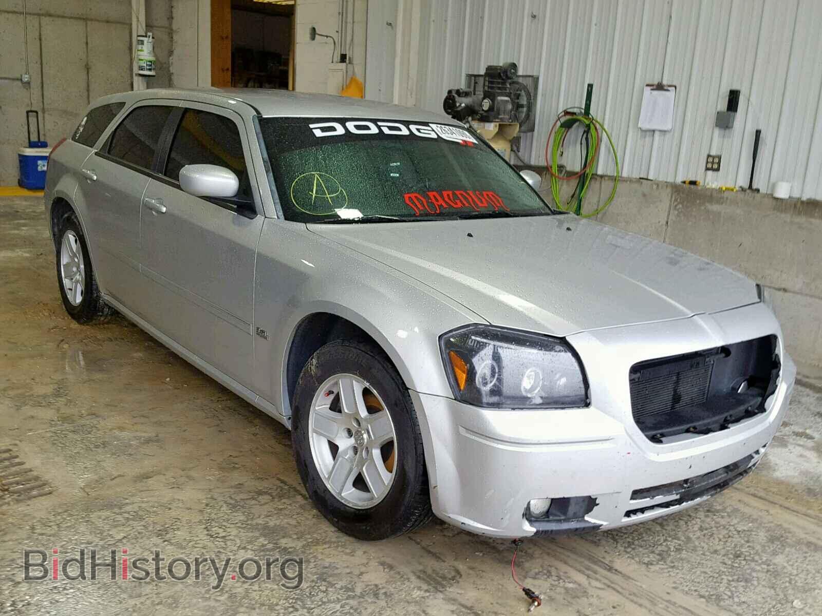 Photo  - DODGE MAGNUM 2006