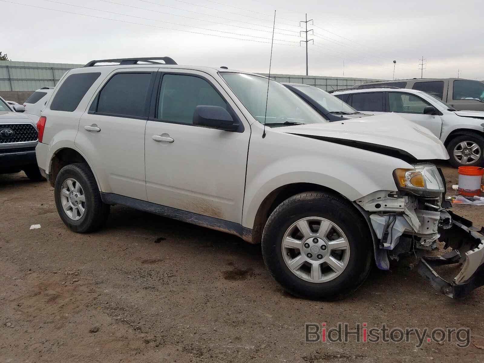 Photo 4F2CY9GG3BKM00056 - MAZDA TRIBUTE 2011