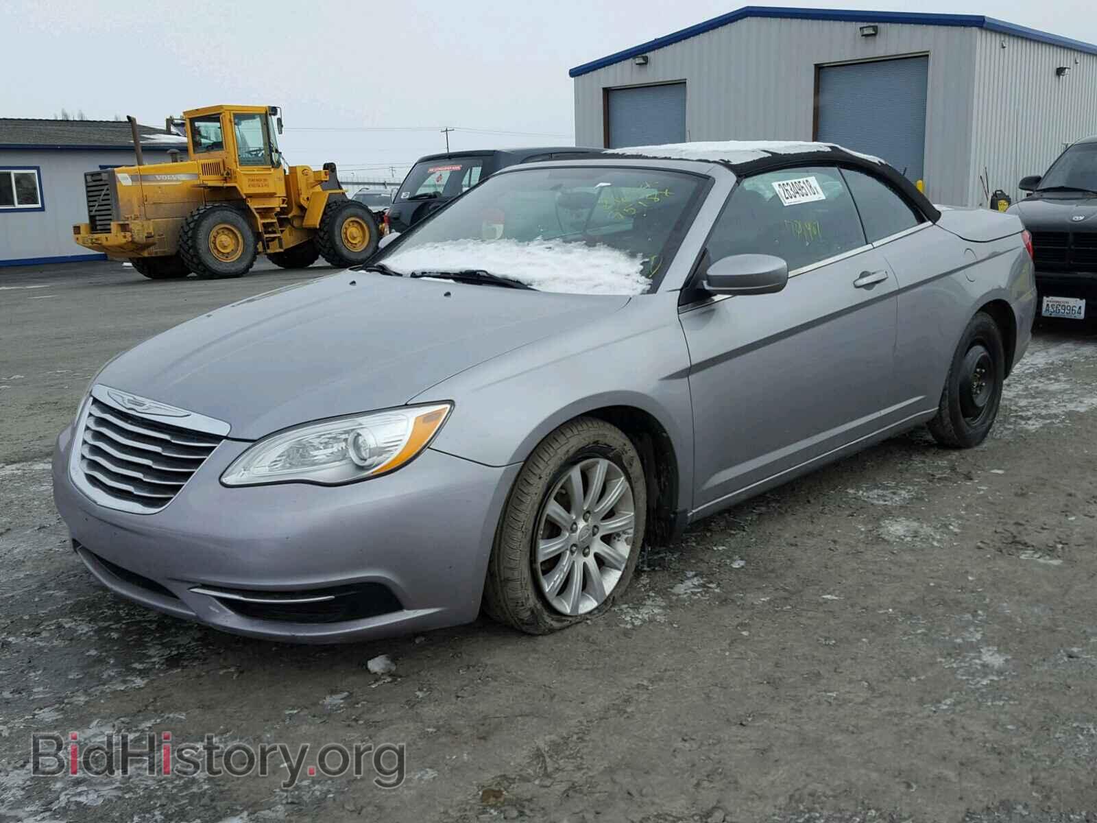 2013 CHRYSLER 200 - VIN: 1C3BCBEB4DN592294 - Фото 2