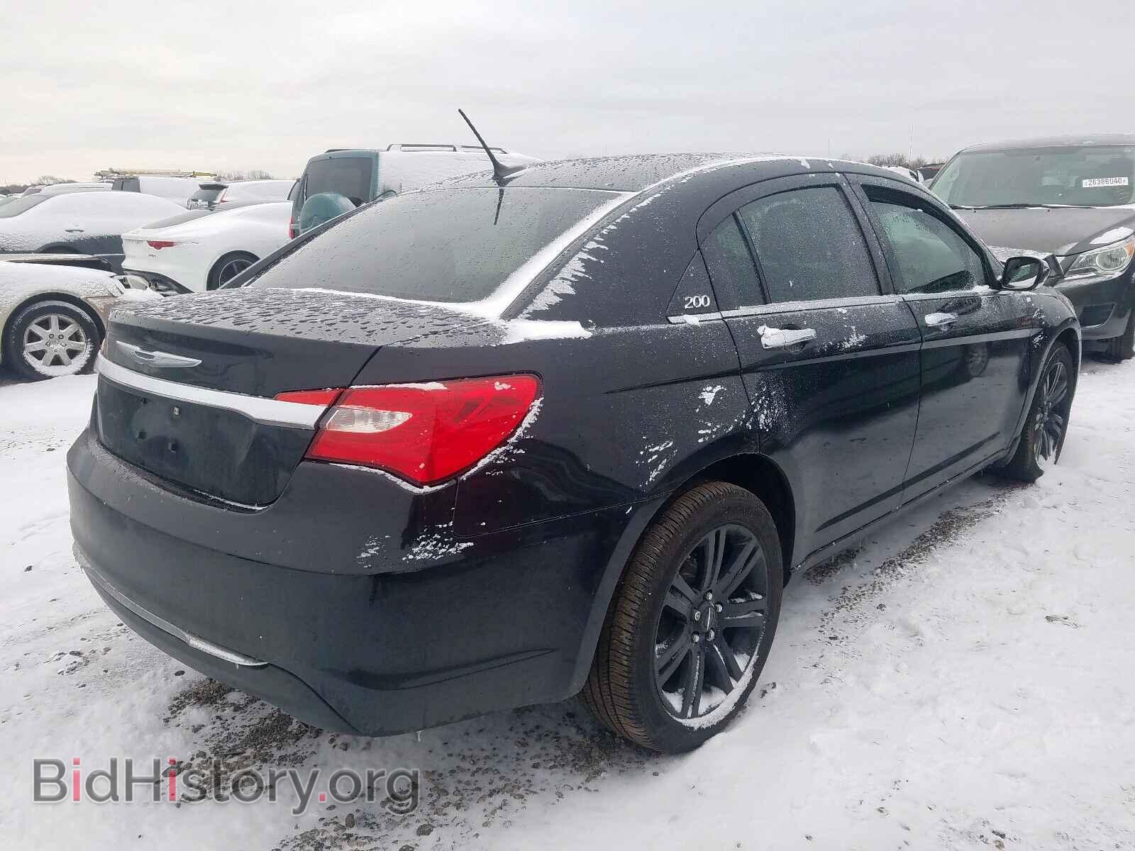 2011 CHRYSLER 200 - VIN: 1C3BC2FGXBN580495 - Фото 4
