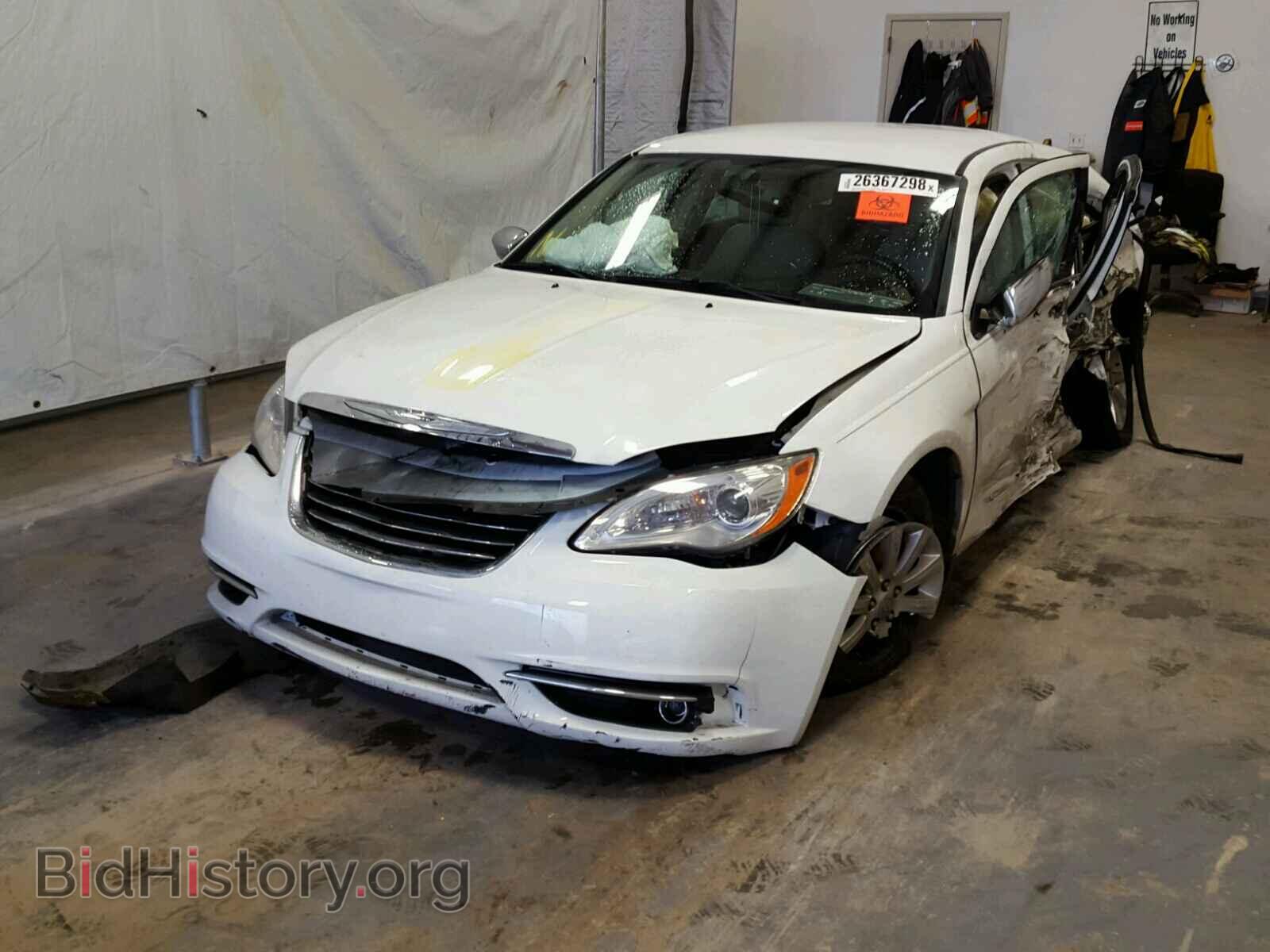 2013 CHRYSLER 200 - VIN: 1C3CCBCG6DN556450 - Фото 2