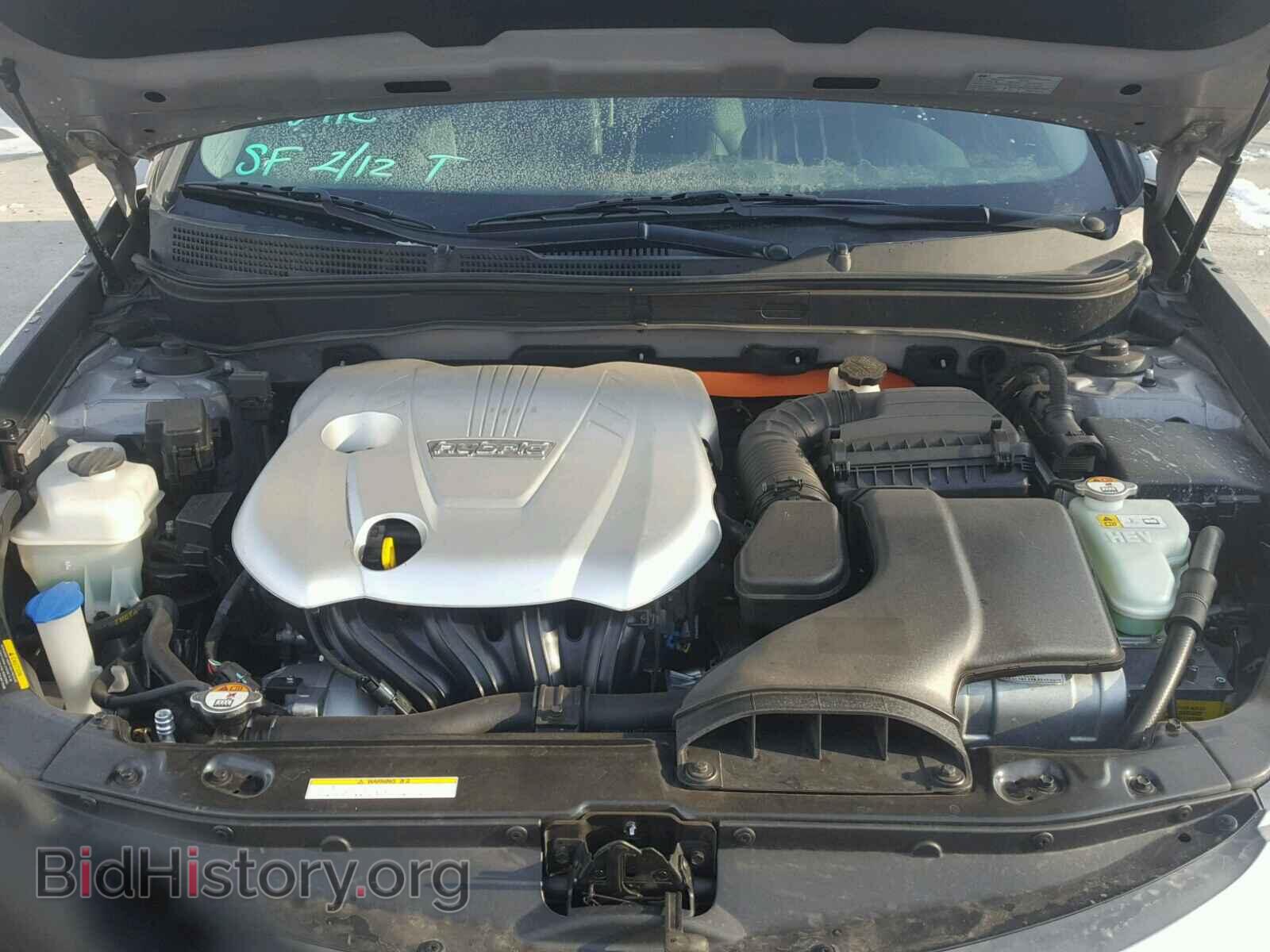 2012 Hyundai SONATA (VIN KMHEC4A41CA058084) — фото 7 из 10
