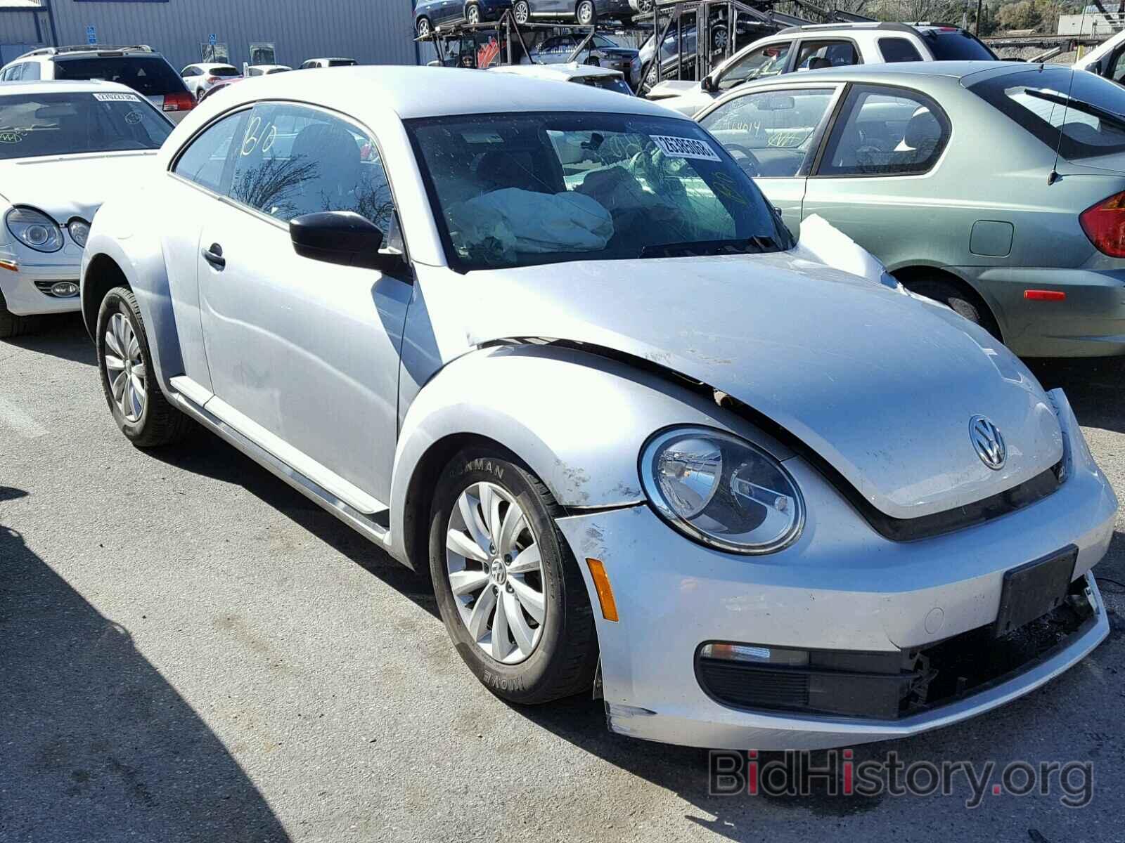 Photo 3VWF17AT1EM635724 - VOLKSWAGEN BEETLE 2014