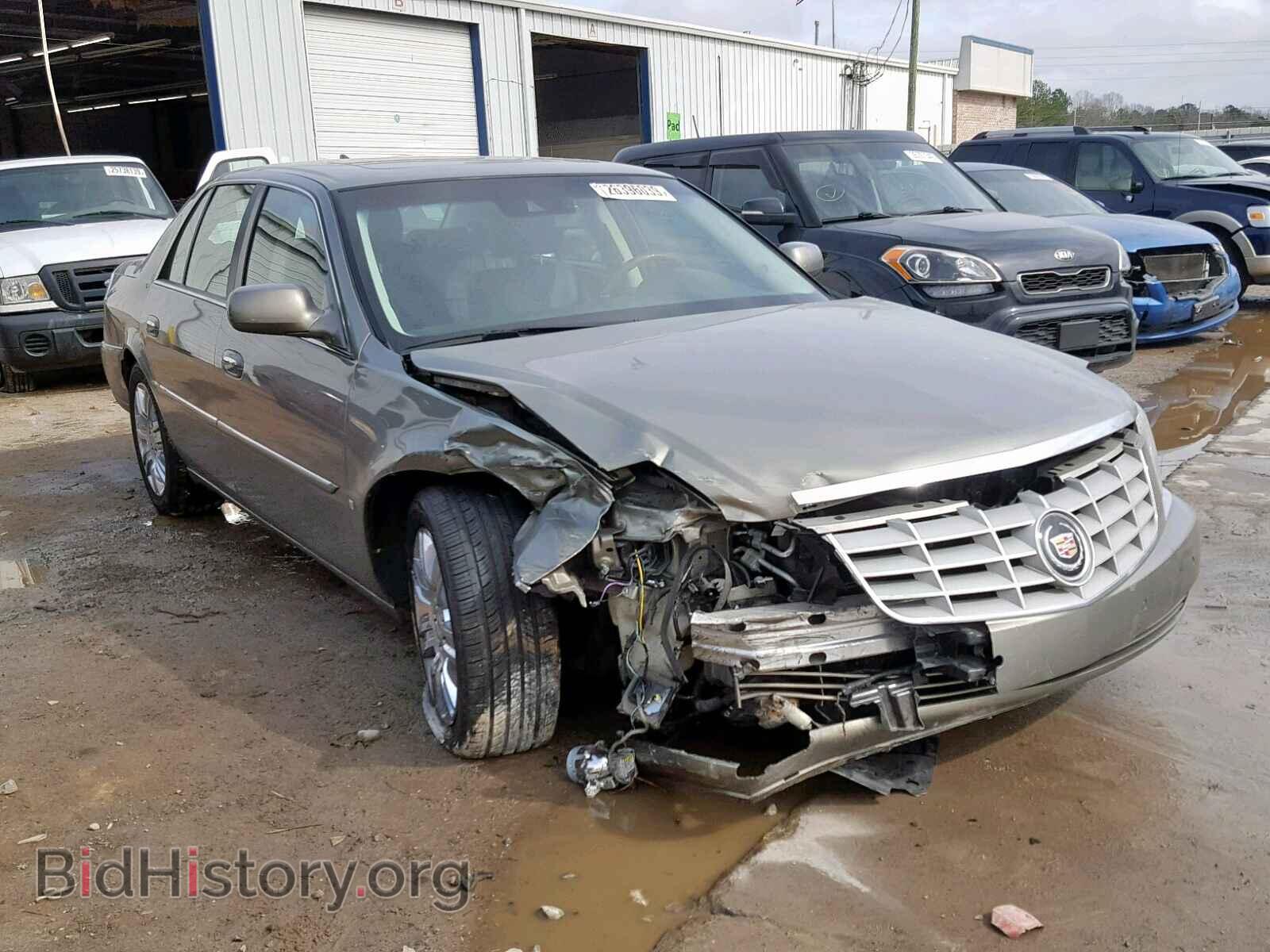 Photo  - CADILLAC DTS 2010