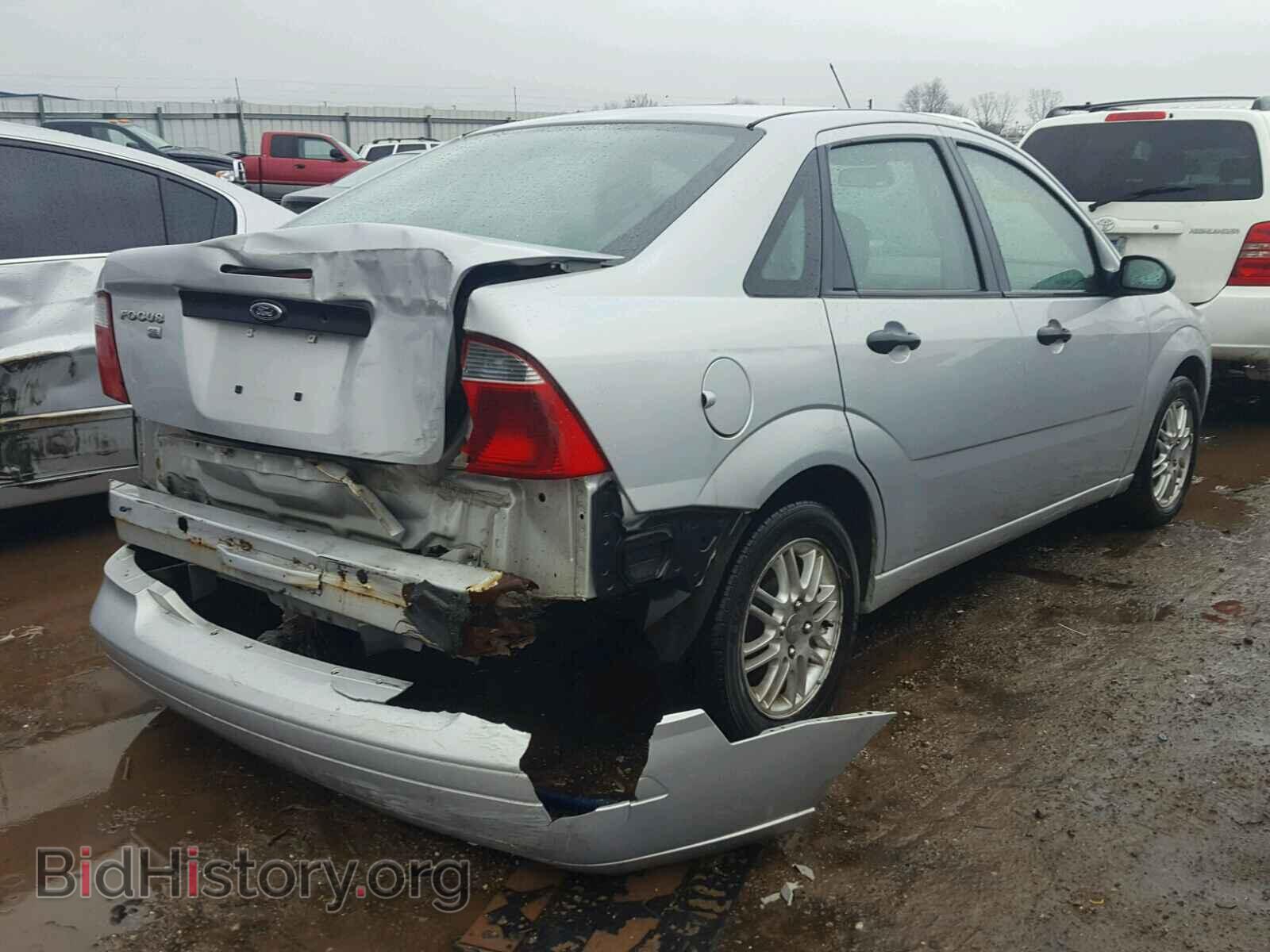 2007 FORD FOCUS - VIN: 1FAFP34N67W230104 - Фото 4