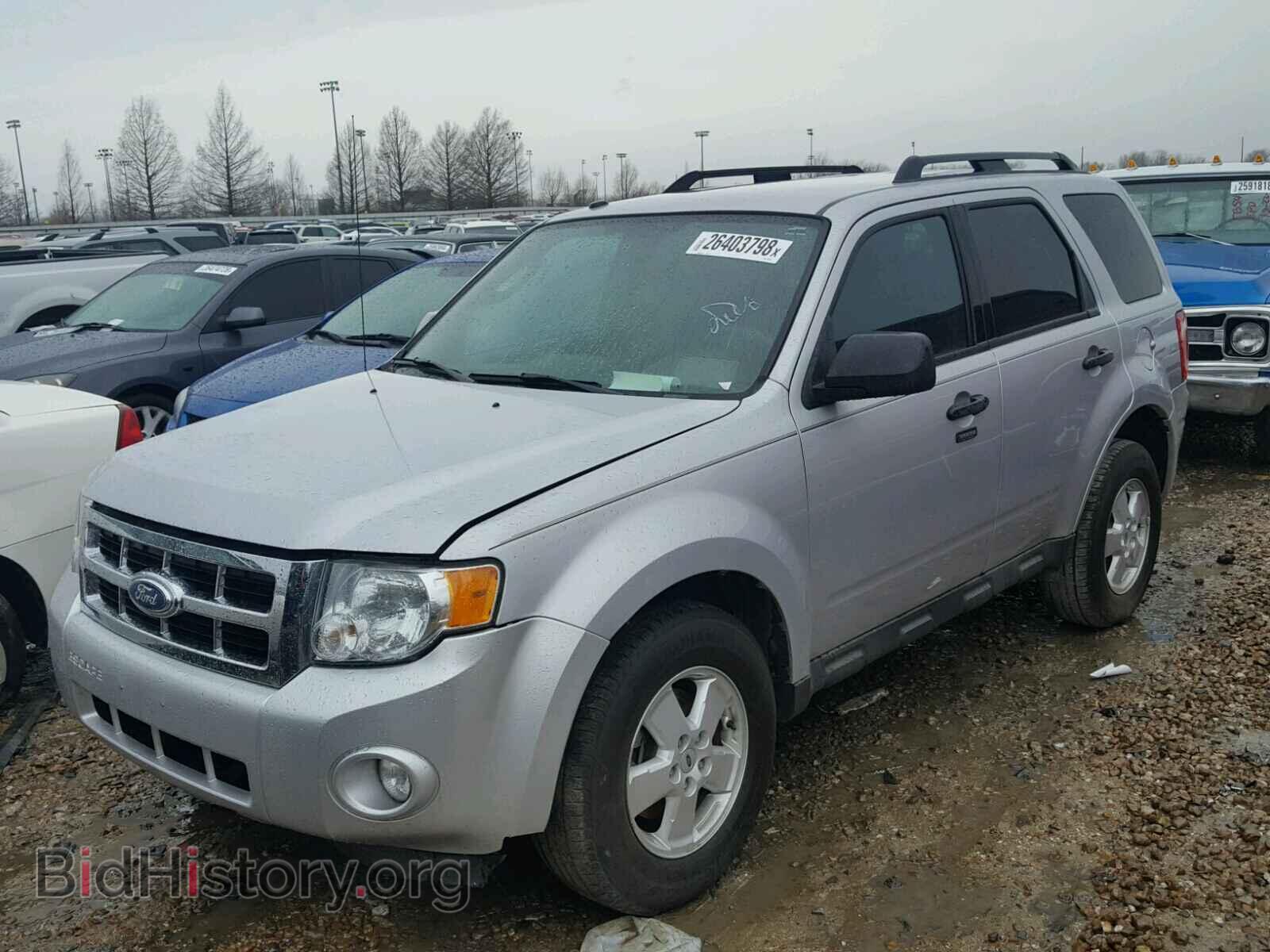 2011 FORD ESCAPE - VIN: 1FMCU0D77BKB74711 - Фото 2