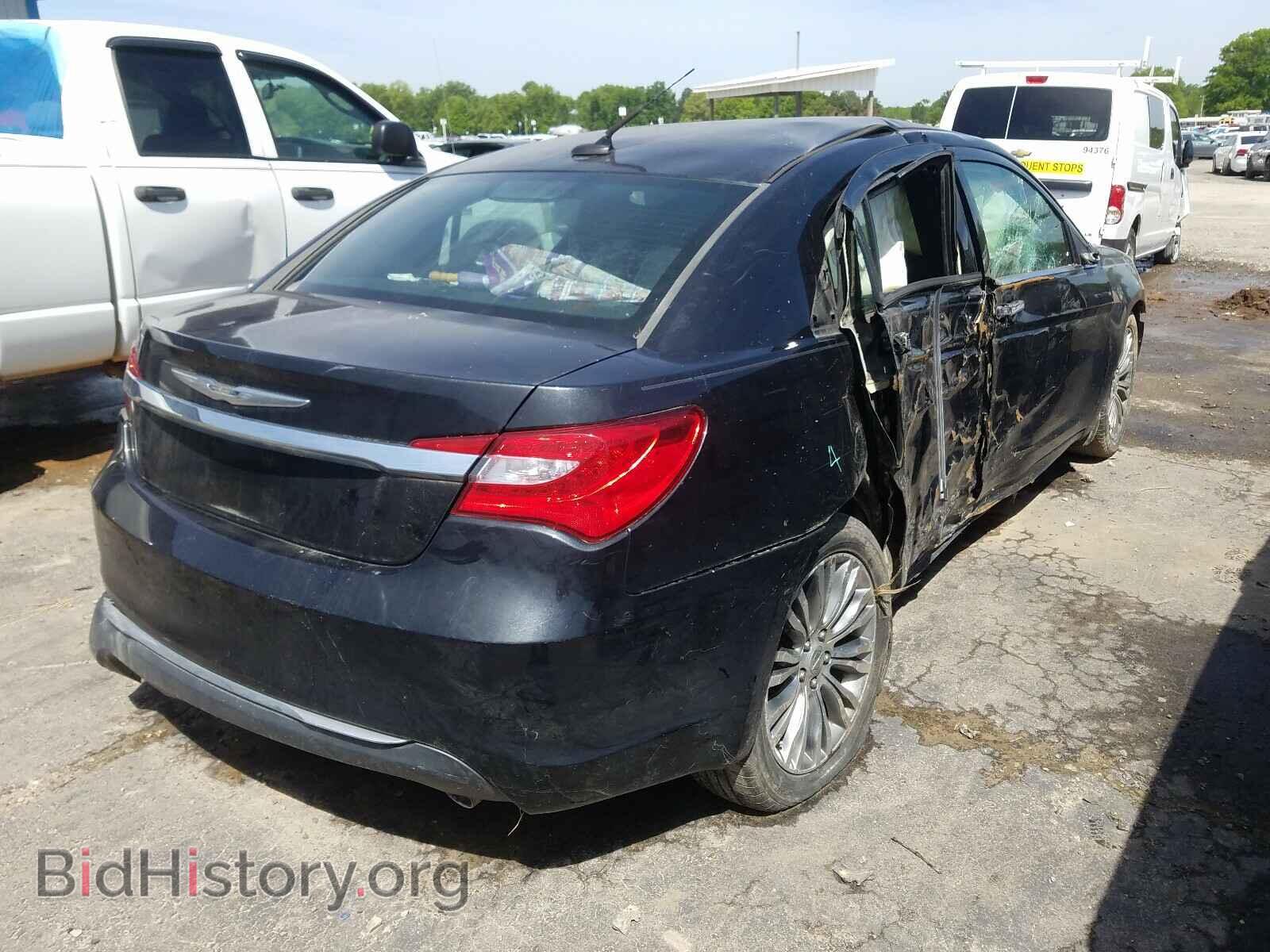 2011 CHRYSLER 200 - VIN: 1C3BC2FG2BN516371 - Фото 4
