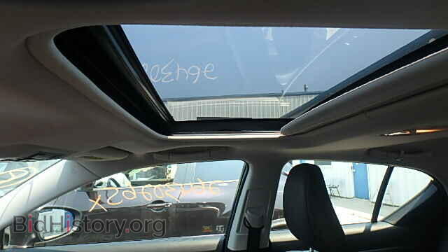 2011 LEXUS CT 200 - VIN: JTHKD5BH6B2037699 - Фото 9