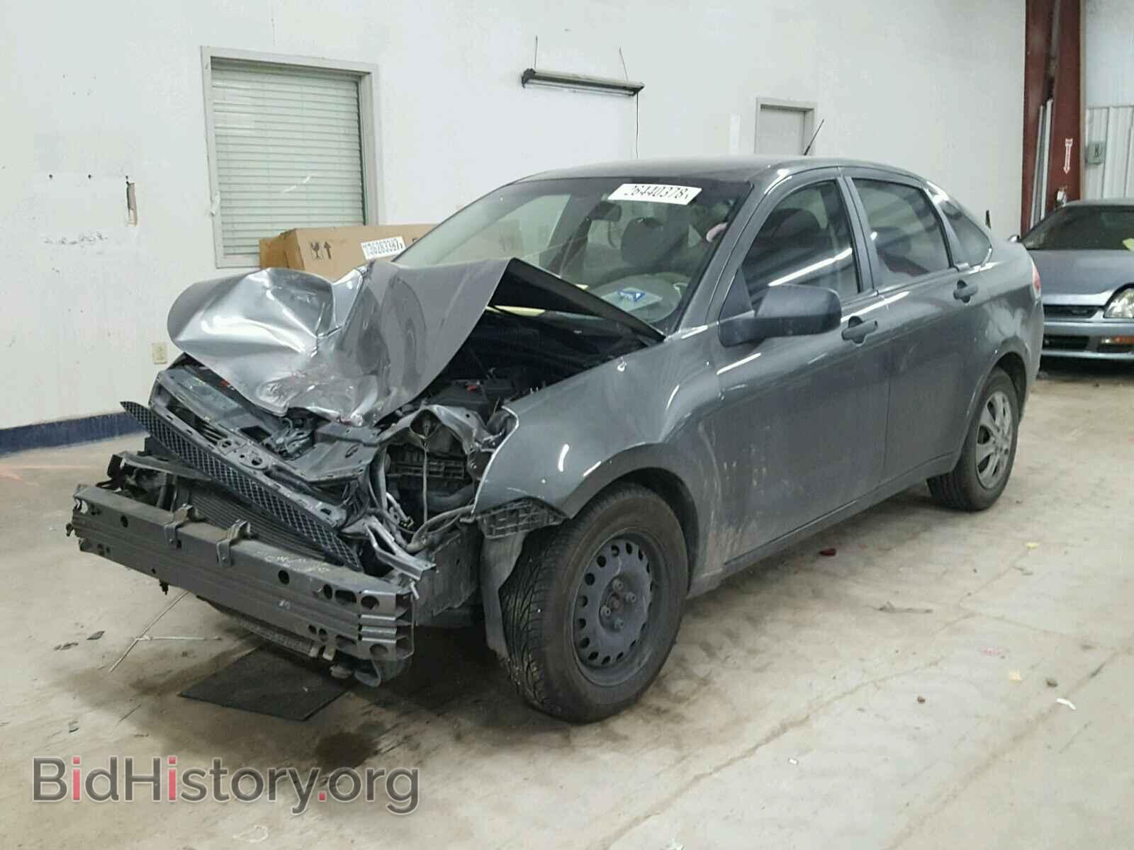 2011 FORD FOCUS - VIN: 1FAHP3EN4BW197135 - Фото 2
