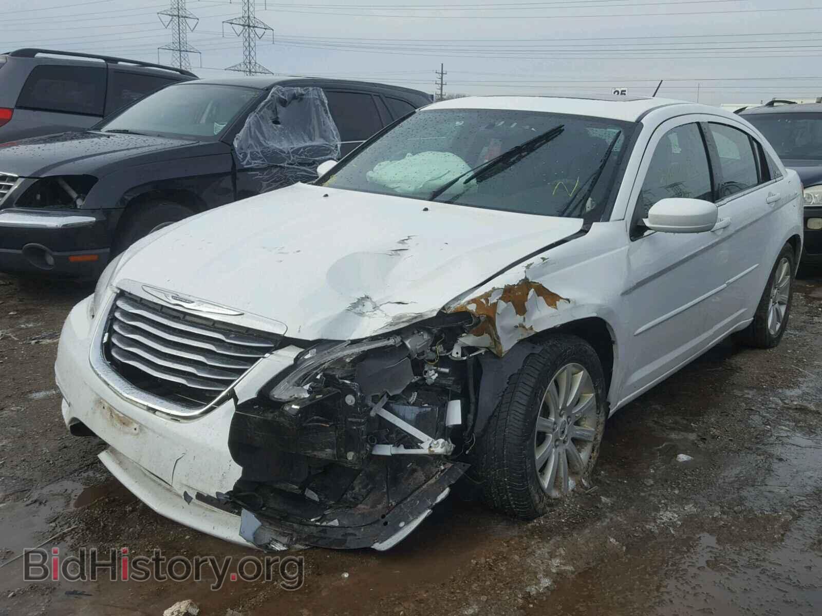 2011 CHRYSLER 200 - VIN: 1C3BC1FG5BN553103 - Фото 2