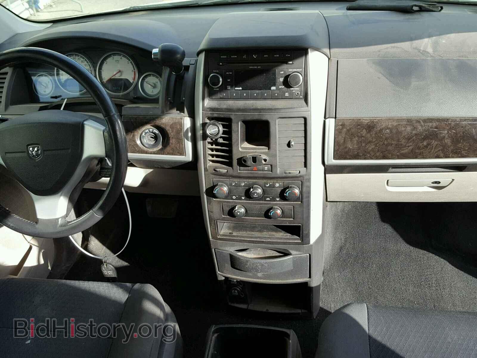 2010 DODGE CARAVAN - VIN: 2D4RN5D14AR119947 - Фото 9