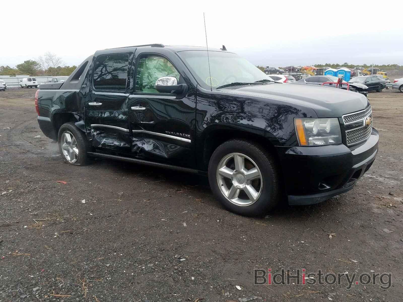 Photo 3GNVKGE01AG238106 - CHEVROLET AVALANCHE 2010