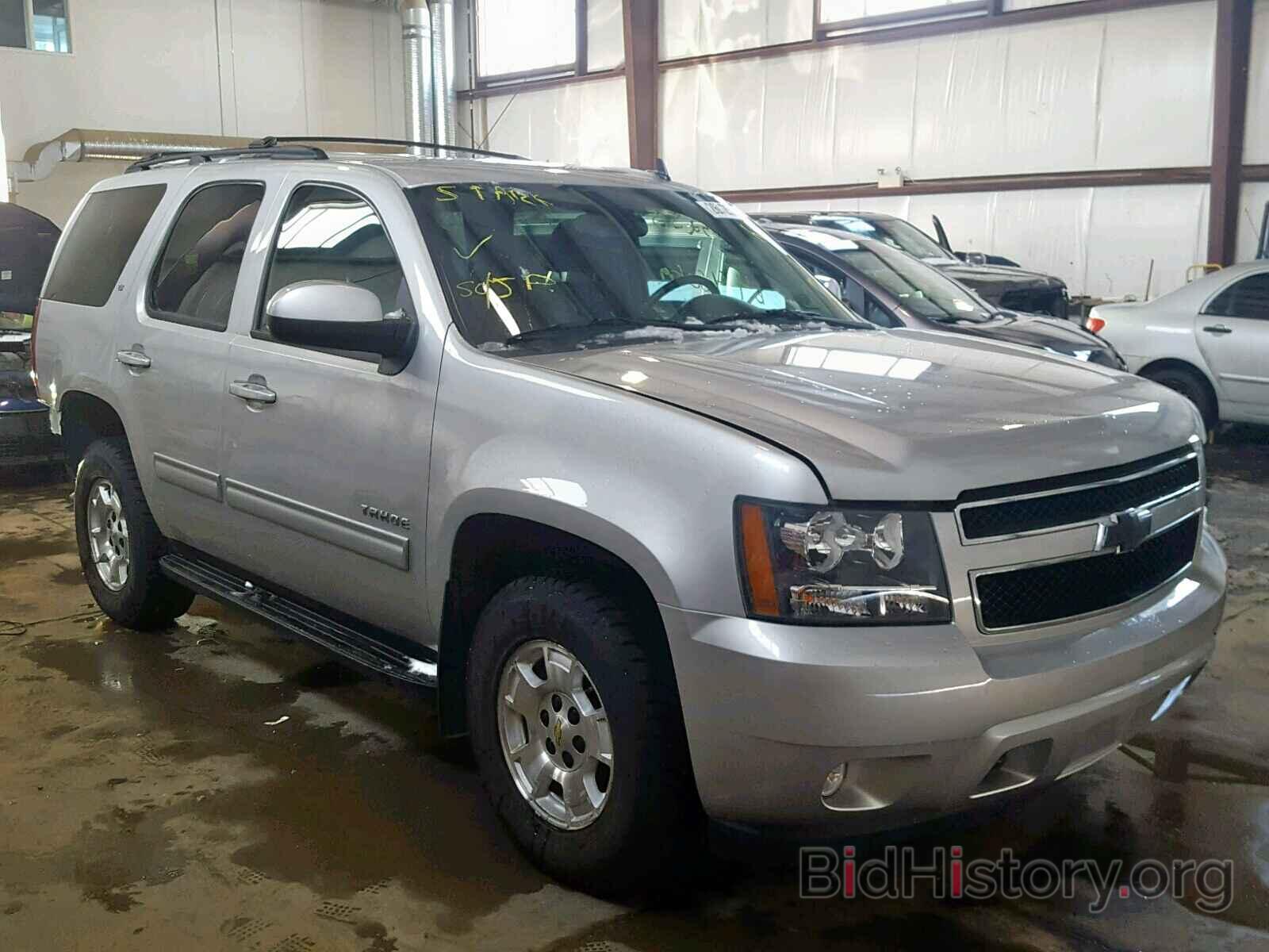 Photo 1GNSKBE06BR163233 - CHEVROLET TAHOE K150 2011