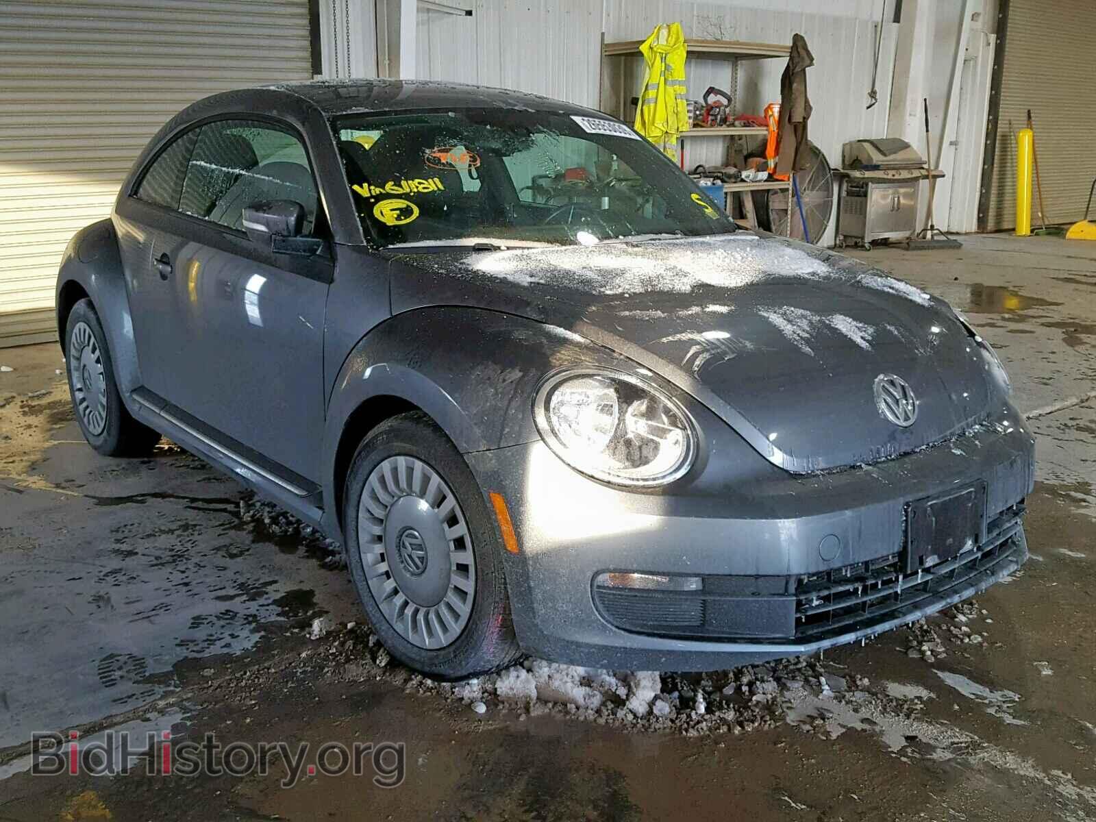 Photo  - VOLKSWAGEN BEETLE 2016