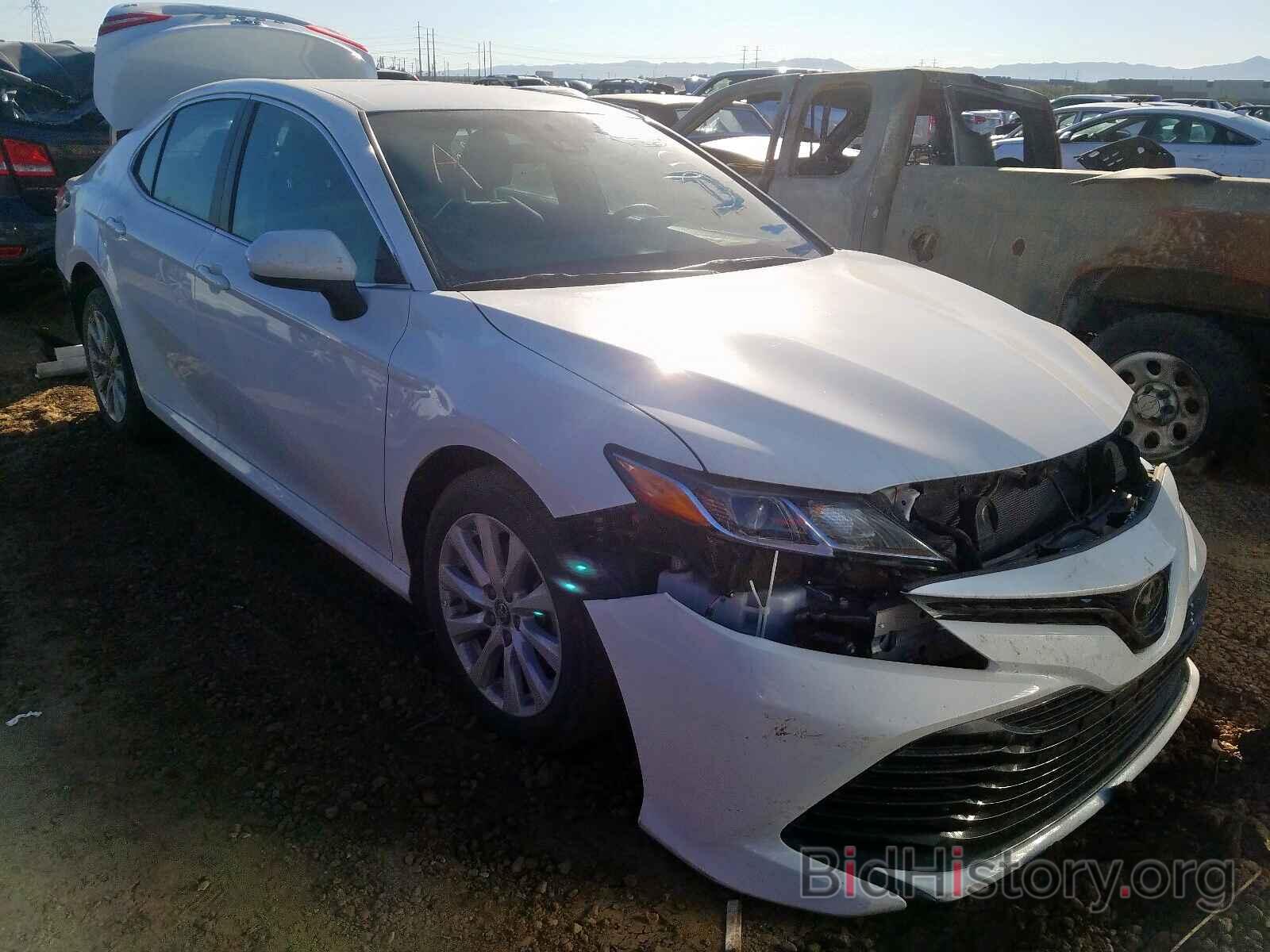 Photo 4T1B11HK1JU583833 - TOYOTA CAMRY 2018