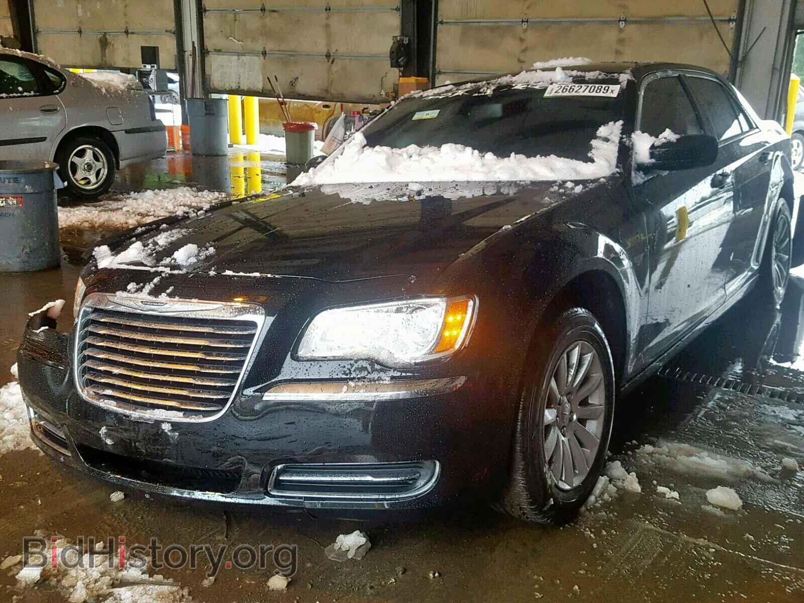 2013 CHRYSLER 300 - VIN: 2C3CCAAG1DH551761 - Фото 2