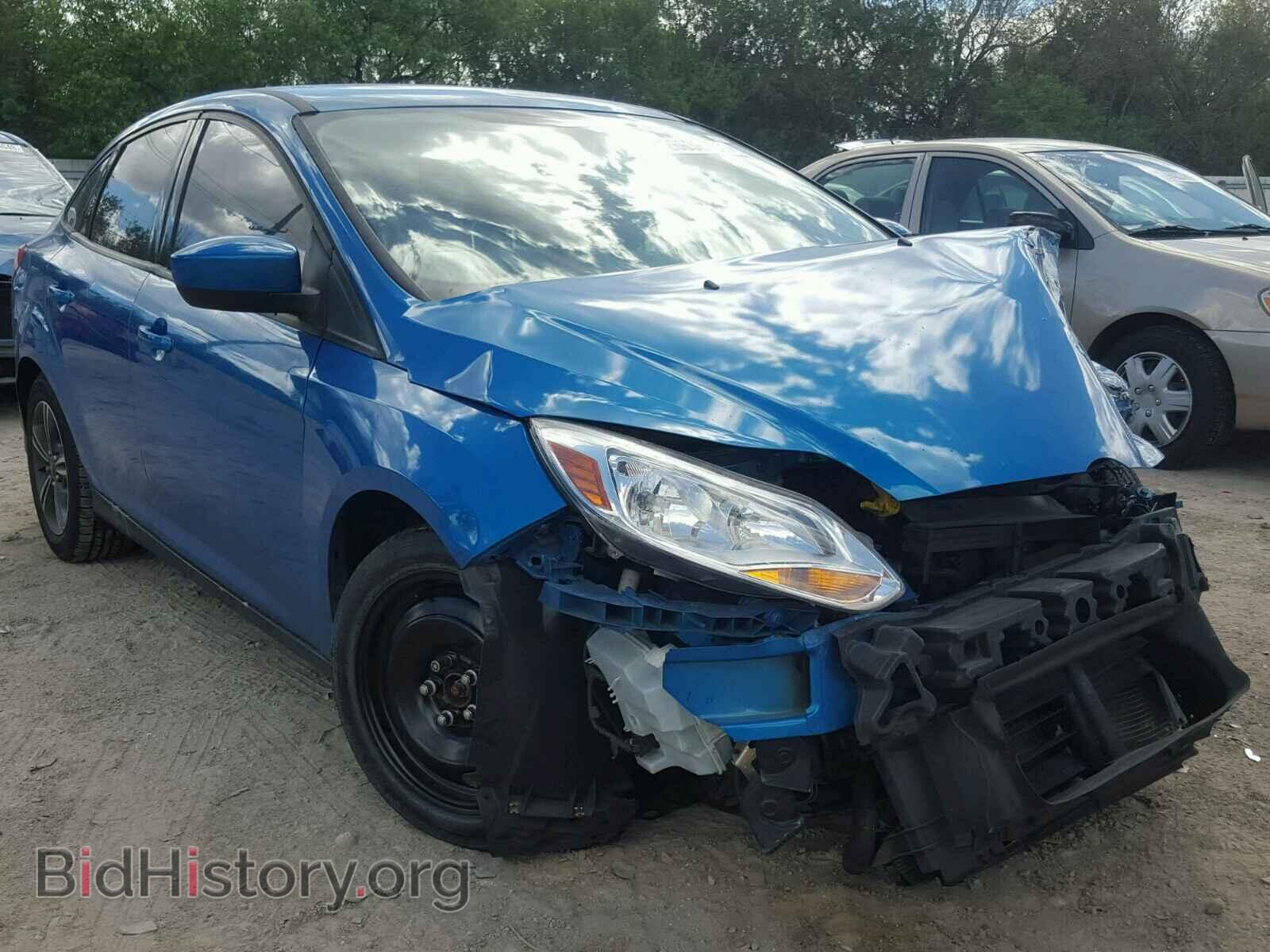 2012 Ford FOCUS Focus SE (VIN 1FAHP3F22CL335794) — фото 1 из 10, Copart, повреждение: передняя часть