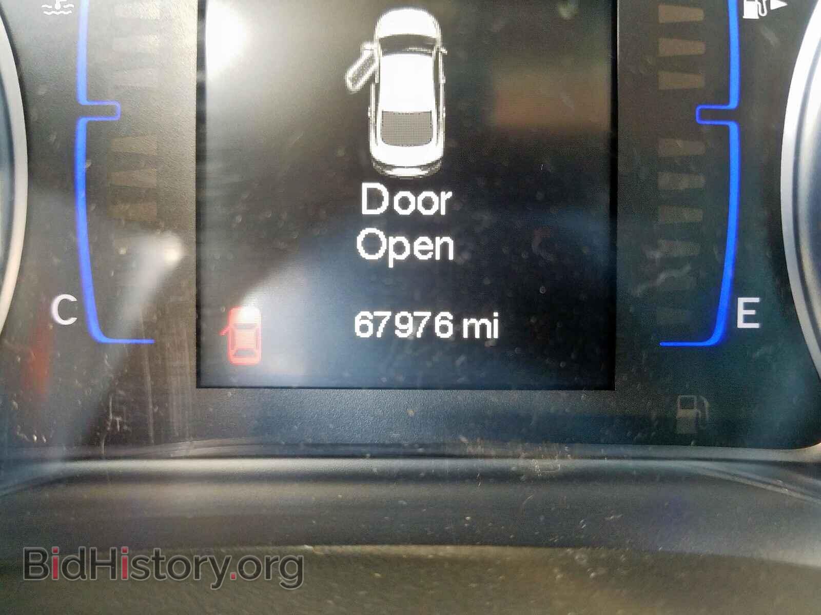 2015 CHRYSLER 200 - VIN: 1C3CCCAB5FN734638 - Фото 8
