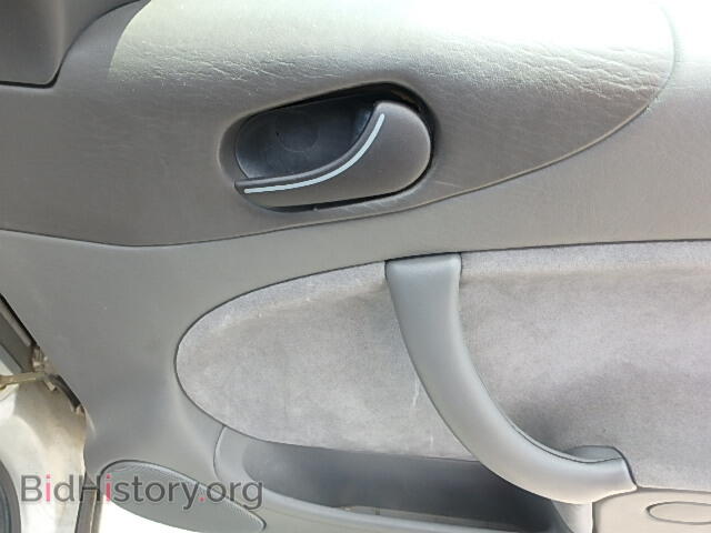 2000 SAAB 9 3 - VIN: YS3DD58H0Y2042352 - Photo 9