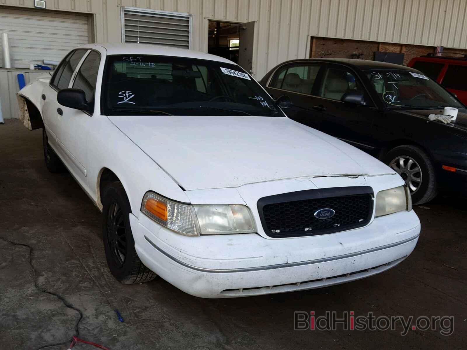 Photo 2FAFP71WXYX123194 - FORD CROWN VIC 2000