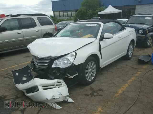 2010 CHRYSLER SEBRING - VIN: 1C3BC5ED1AN181451 - Фото 2