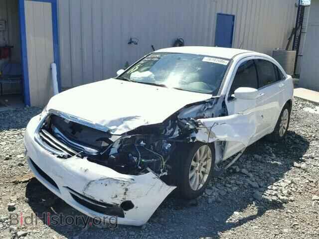 2014 CHRYSLER 200 - VIN: 1C3CCBBB4EN152943 - Фото 2