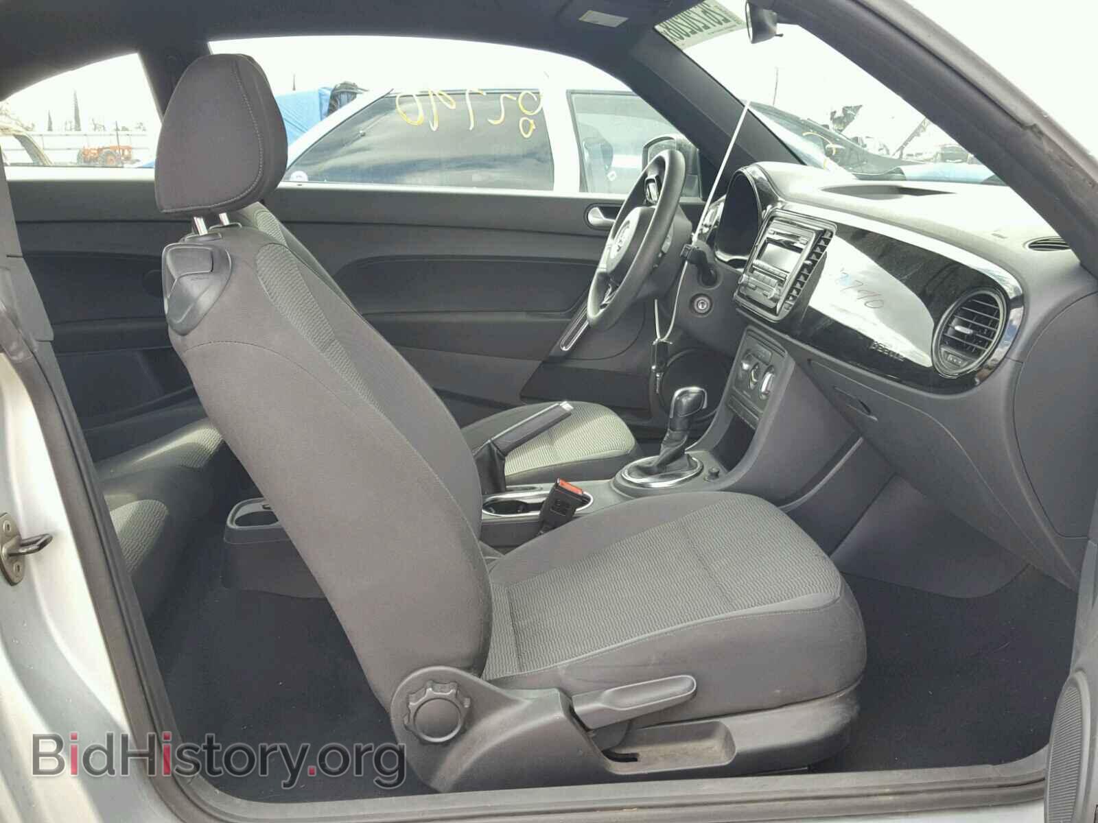 2013 VOLKSWAGEN BEETLE - VIN: 3VWFP7AT2DM627127 - Фото 5