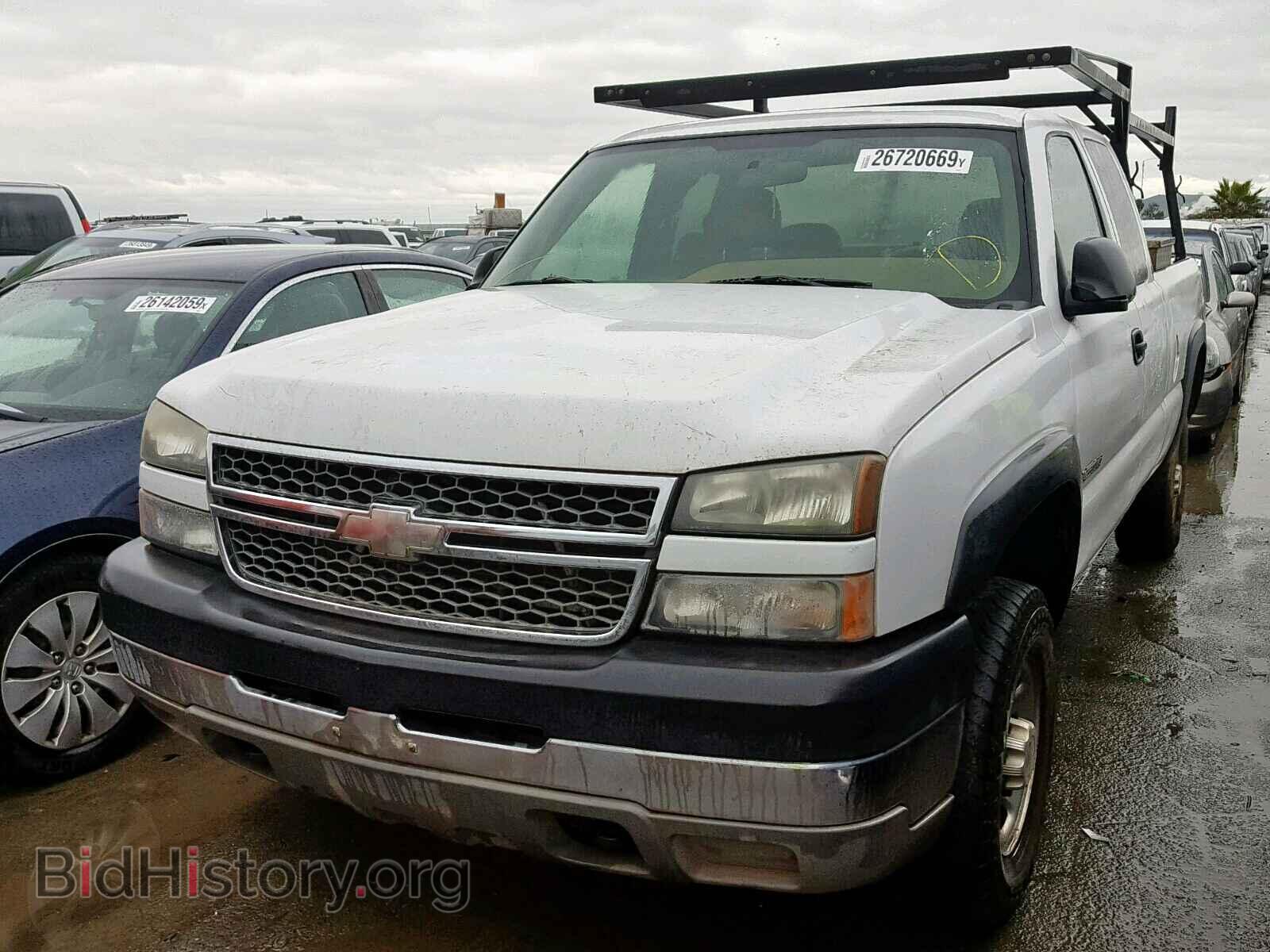 2005 CHEVROLET SILVERADO - VIN: 1GCHC29U85E107299 - Фото 2