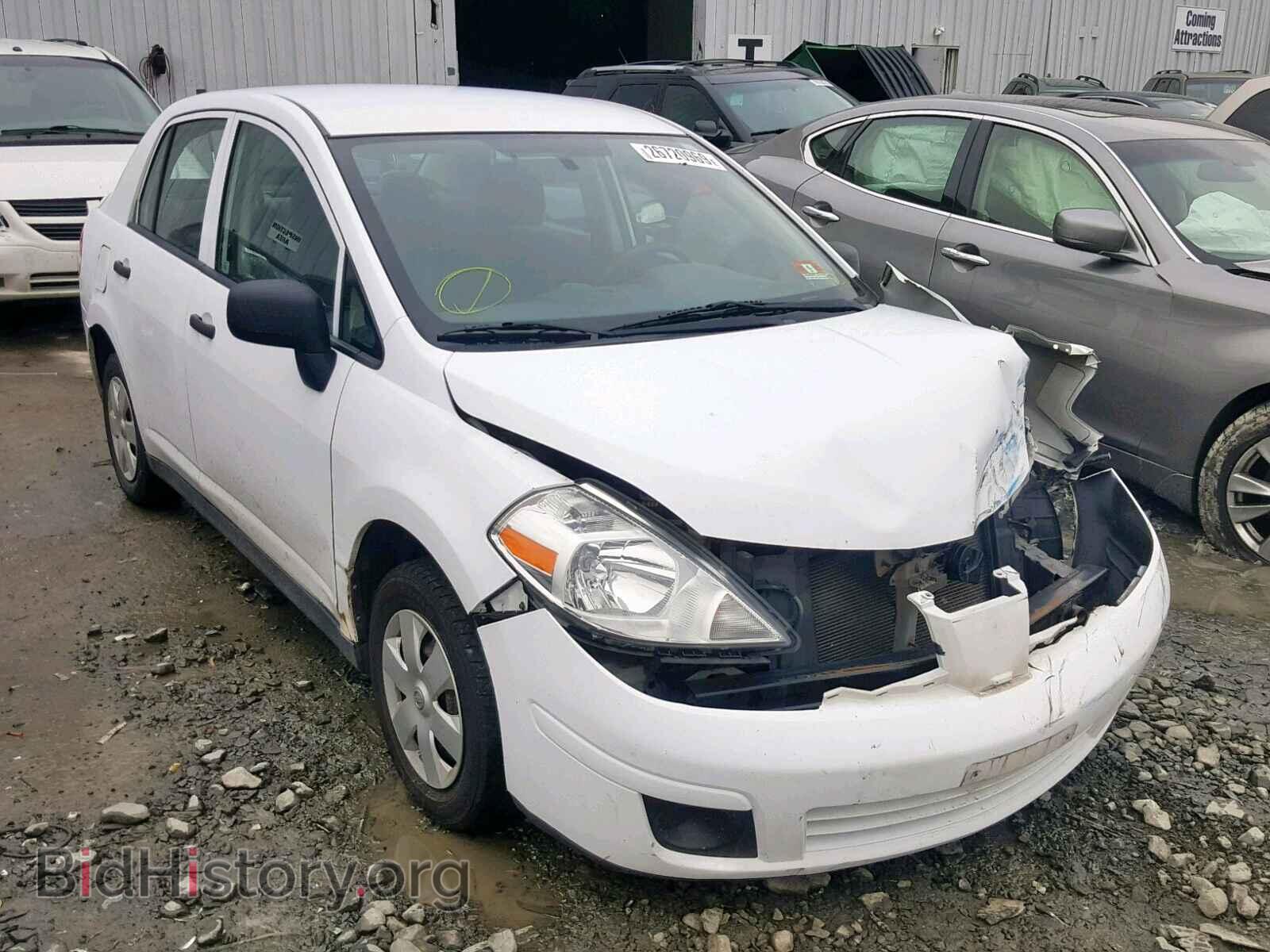 Photo  - NISSAN VERSA 2010