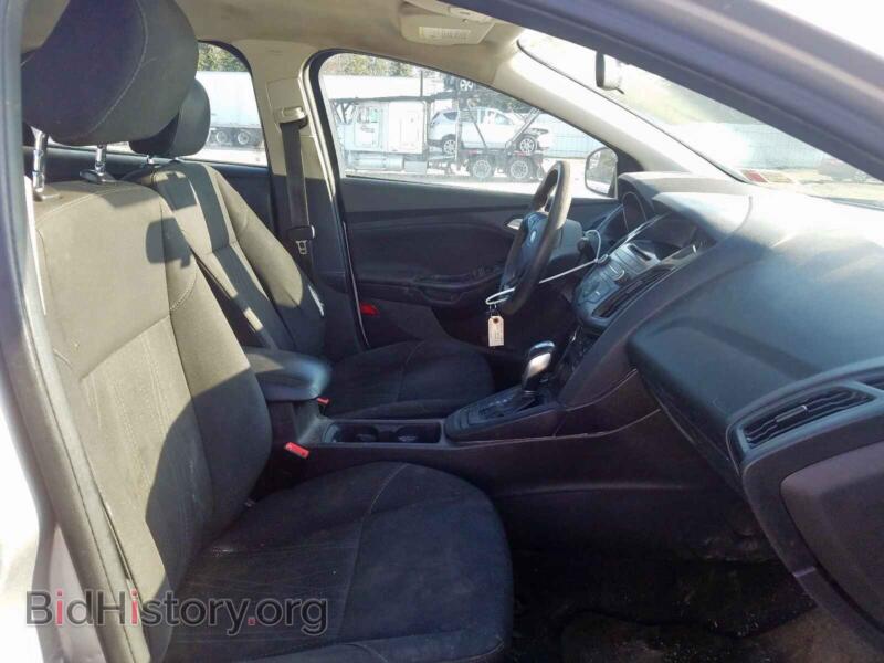 2016 Ford FOCUS (VIN 1FADP3F27GL280666) — photo 5 of 10