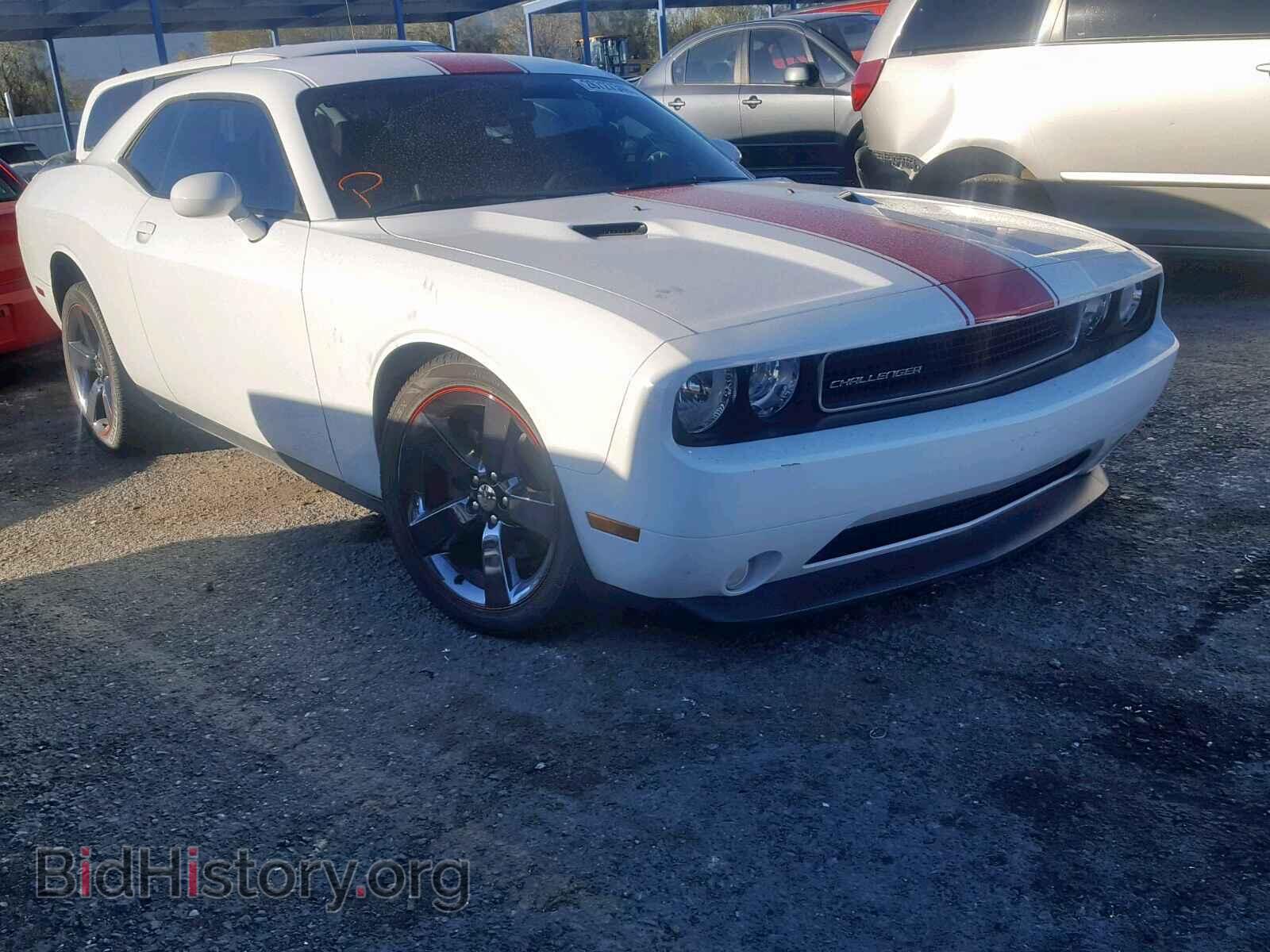 Photo  - DODGE CHALLENGER 2013