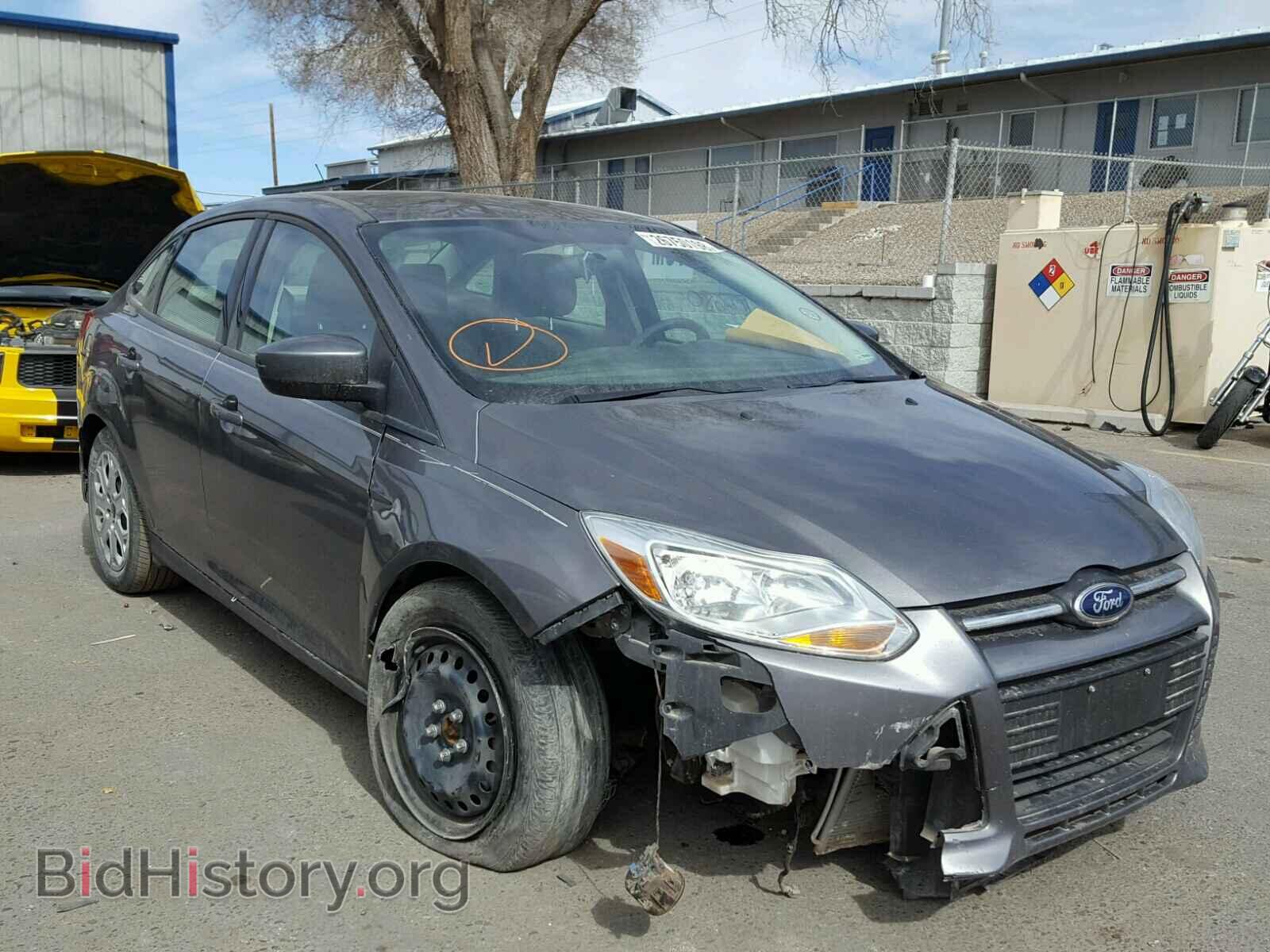 Photo 1FAHP3F29CL469797 - FORD FOCUS 2012
