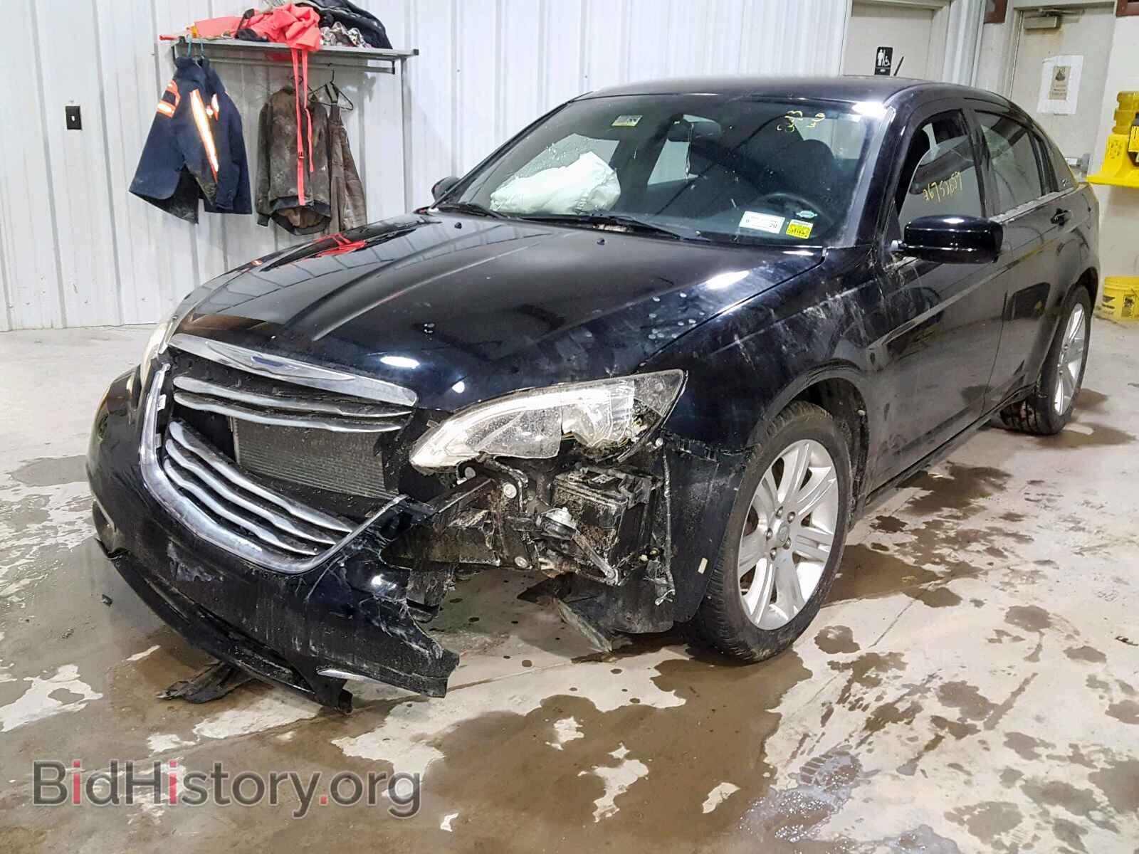 2013 CHRYSLER 200 - VIN: 1C3CCBAB1DN762315 - Фото 2