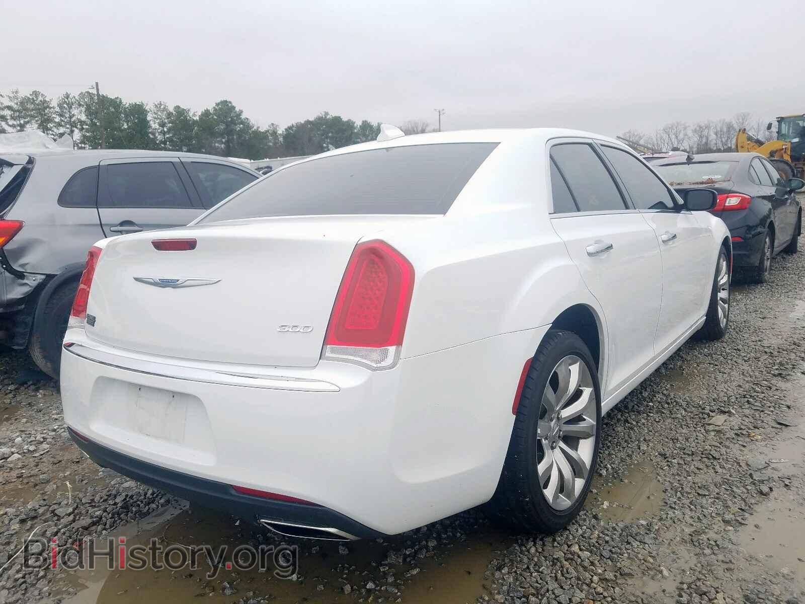 2019 CHRYSLER 300 - VIN: 2C3CCAEG4KH527901 - Фото 4