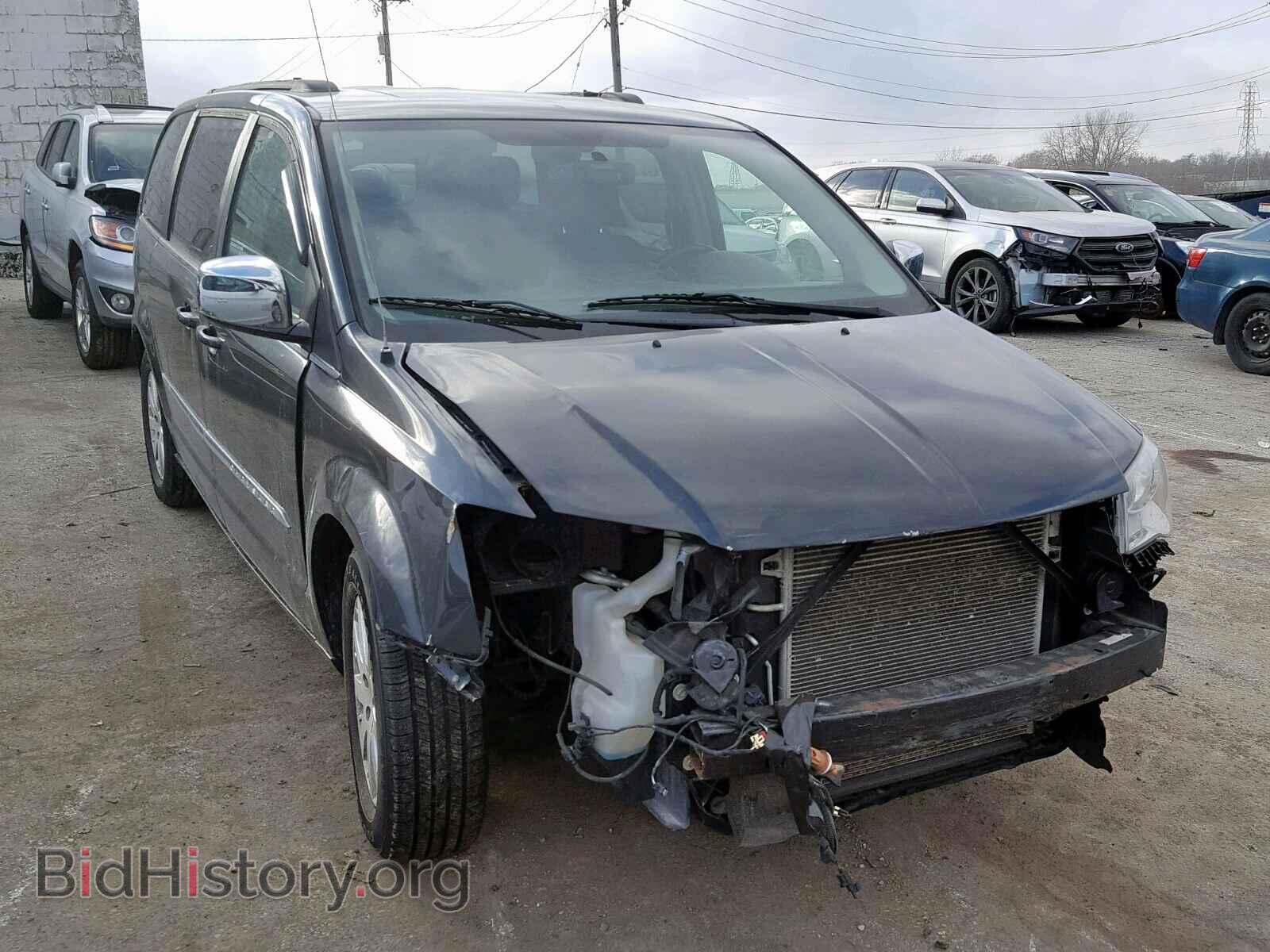 Photo 2A4RR8DG9BR802021 - CHRYSLER TOWN & COU 2011