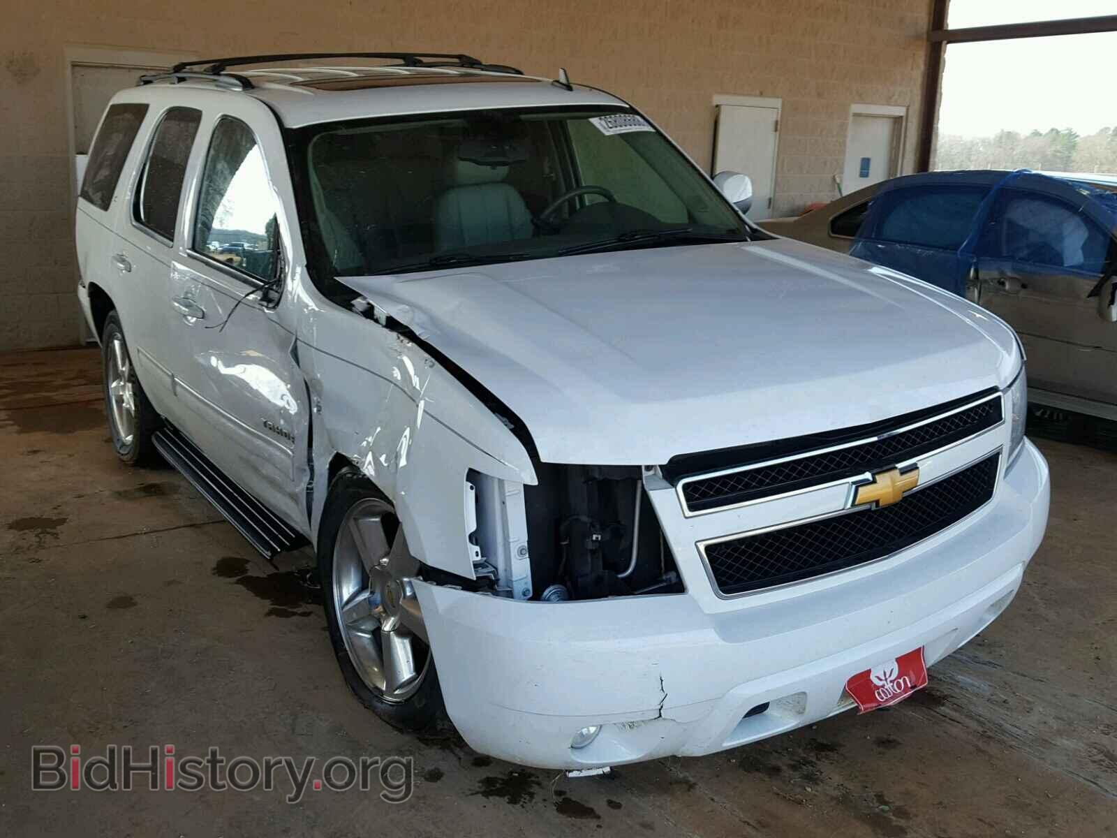 Photo 1GNSCBE06CR166020 - CHEVROLET TAHOE 2012