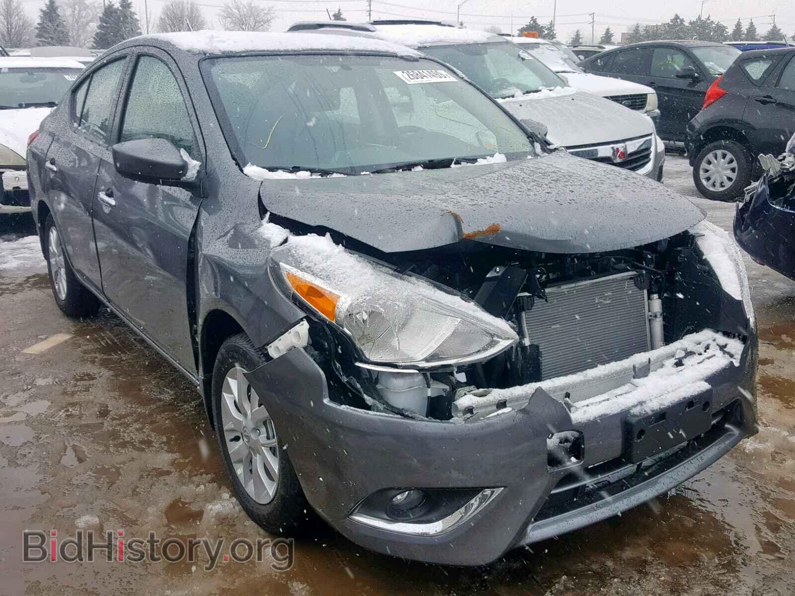 Photo  - NISSAN VERSA 2019