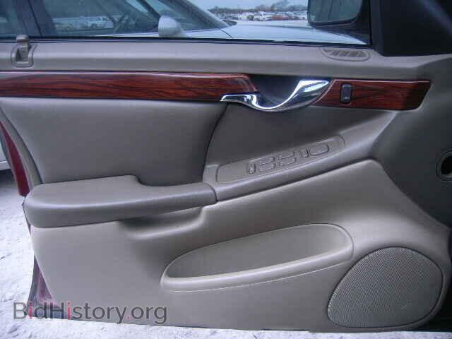 2000 CADILLAC DEVILLE - VIN: 1G6KD54Y5YU220221 - Photo 9
