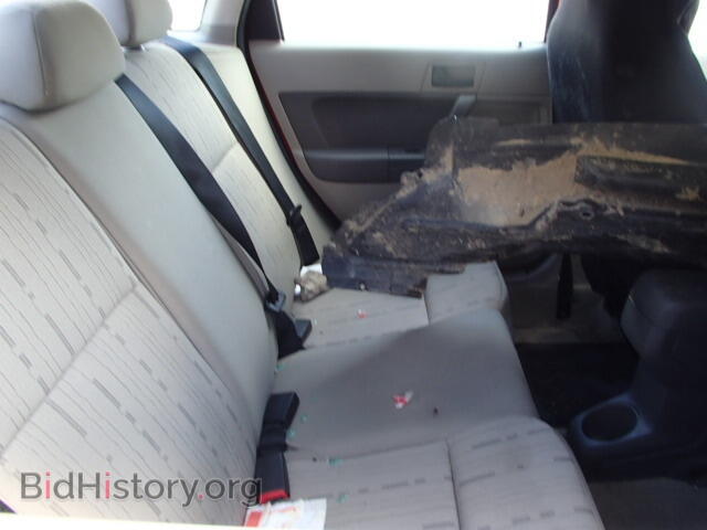 2011 FORD FOCUS - VIN: 1FAHP3FN0BW182064 - Фото 6