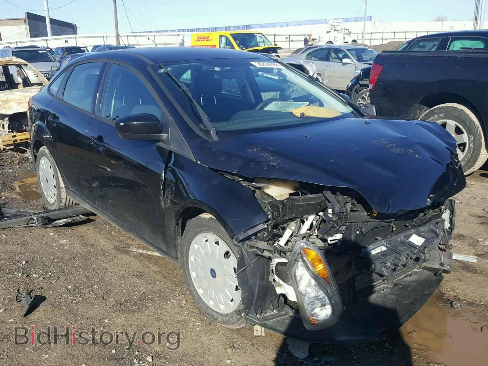 Photo 1FAHP3F26CL256578 - FORD FOCUS 2012