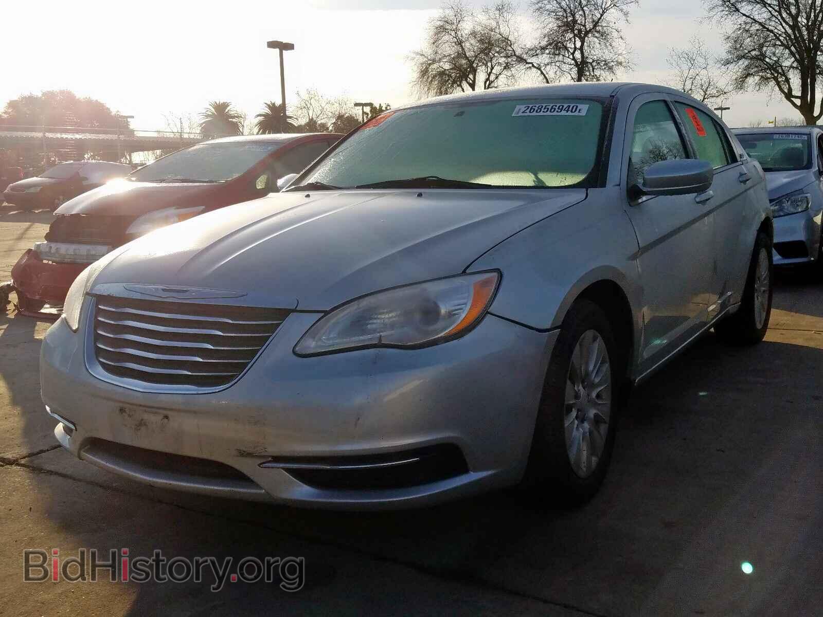 2012 CHRYSLER 200 - VIN: 1C3CCBAG2CN153860 - Фото 2
