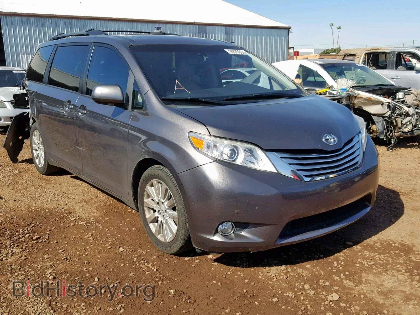 Photo 5TDYK3DC0BS037259 - TOYOTA SIENNA XLE 2011